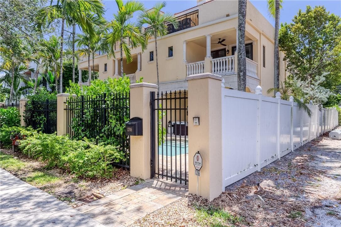 1206 NE 1st Street # 1206, Fort Lauderdale FL 33301 photo 2