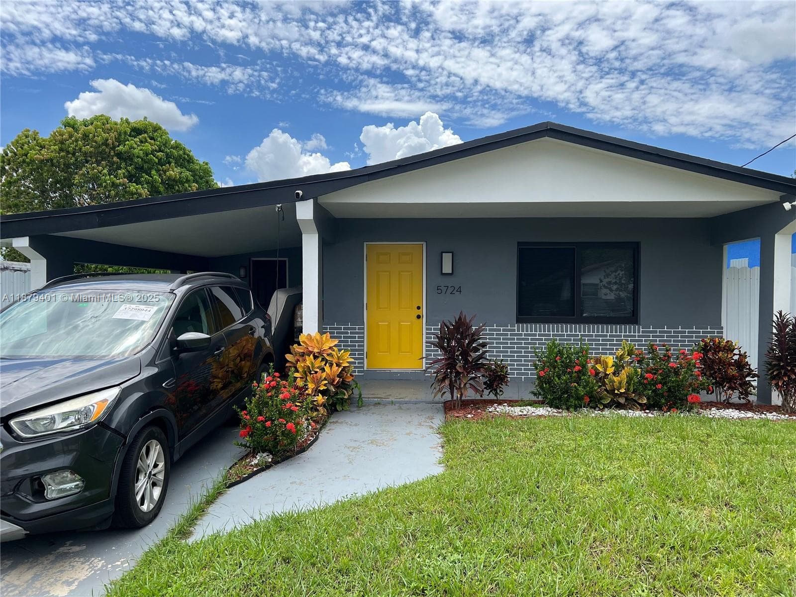 5724 SW 18th St, West Park FL 33023 photo 4