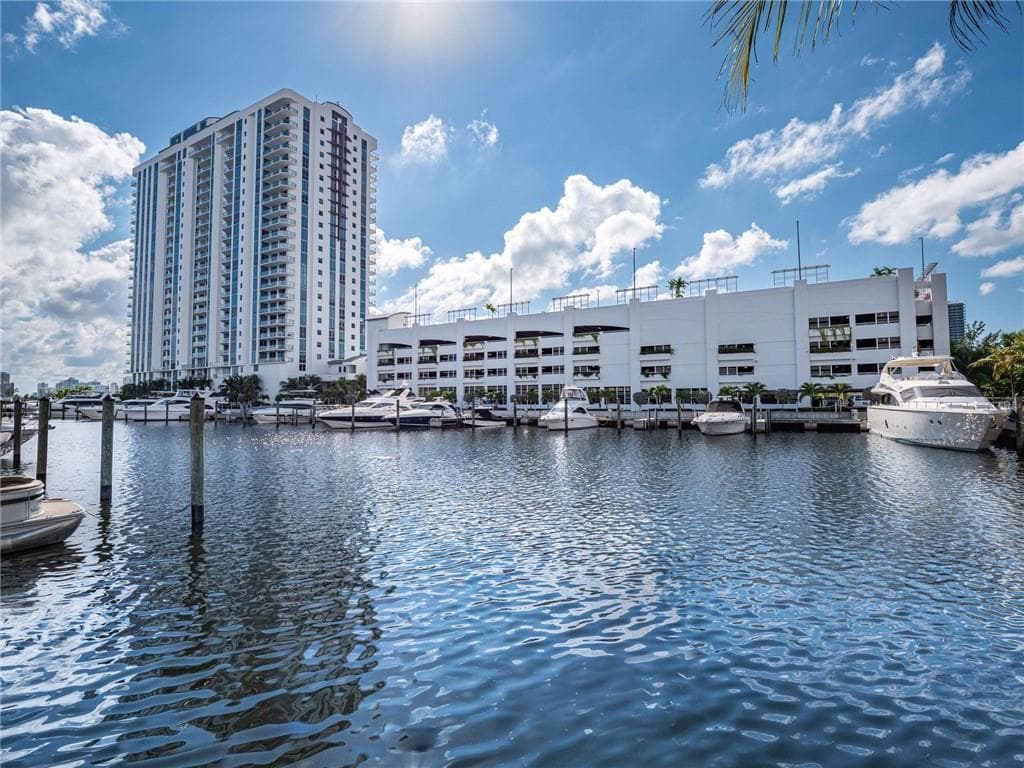 17111 Biscayne Boulevard SLIP 100, North Miami Beach FL 33160 photo 3