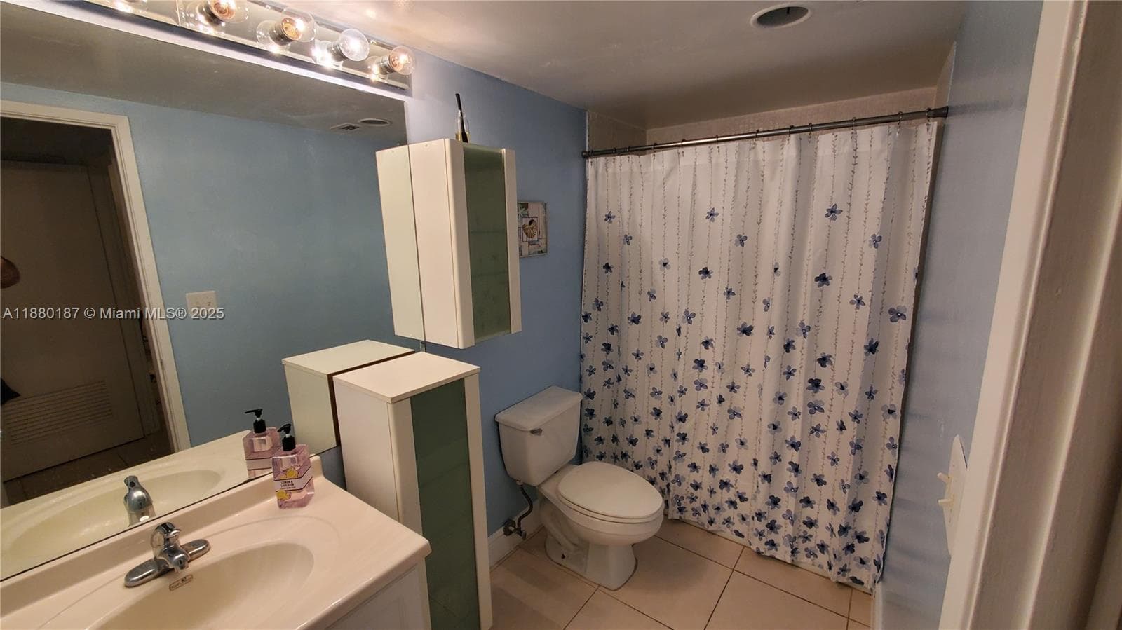 19390 Collins Ave # 1124, Sunny Isles Beach FL 33160 photo 2