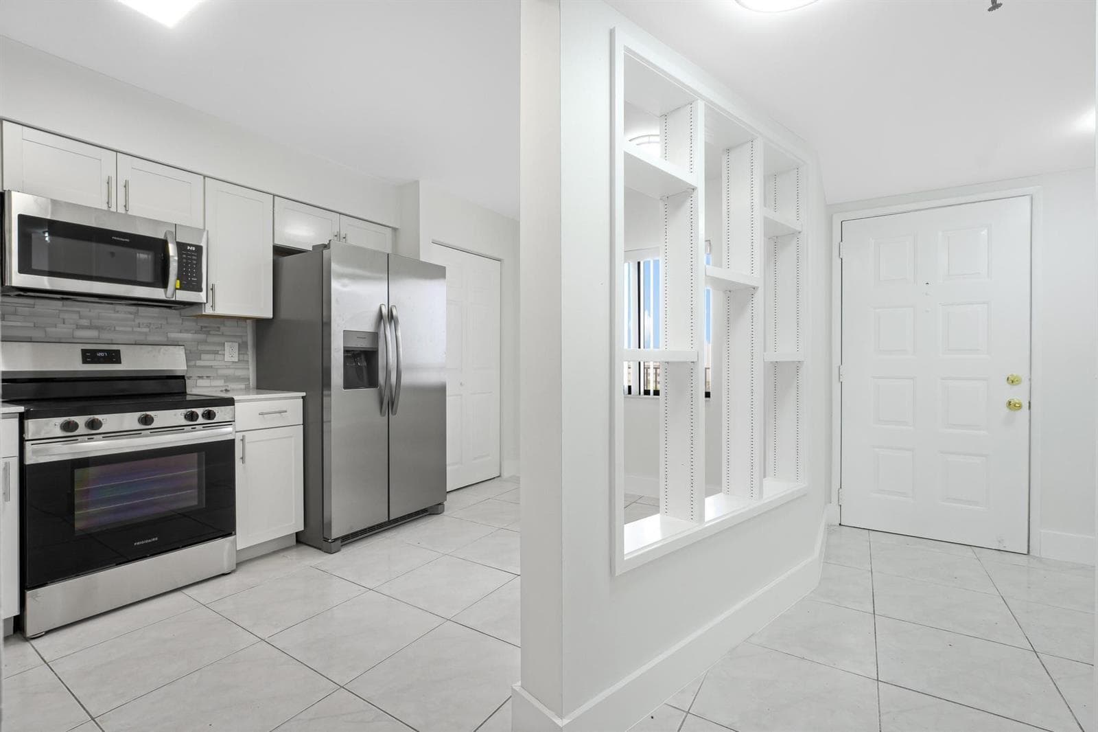 2200 S Cypress Bend Drive # 805, Pompano Beach FL 33069 photo 4