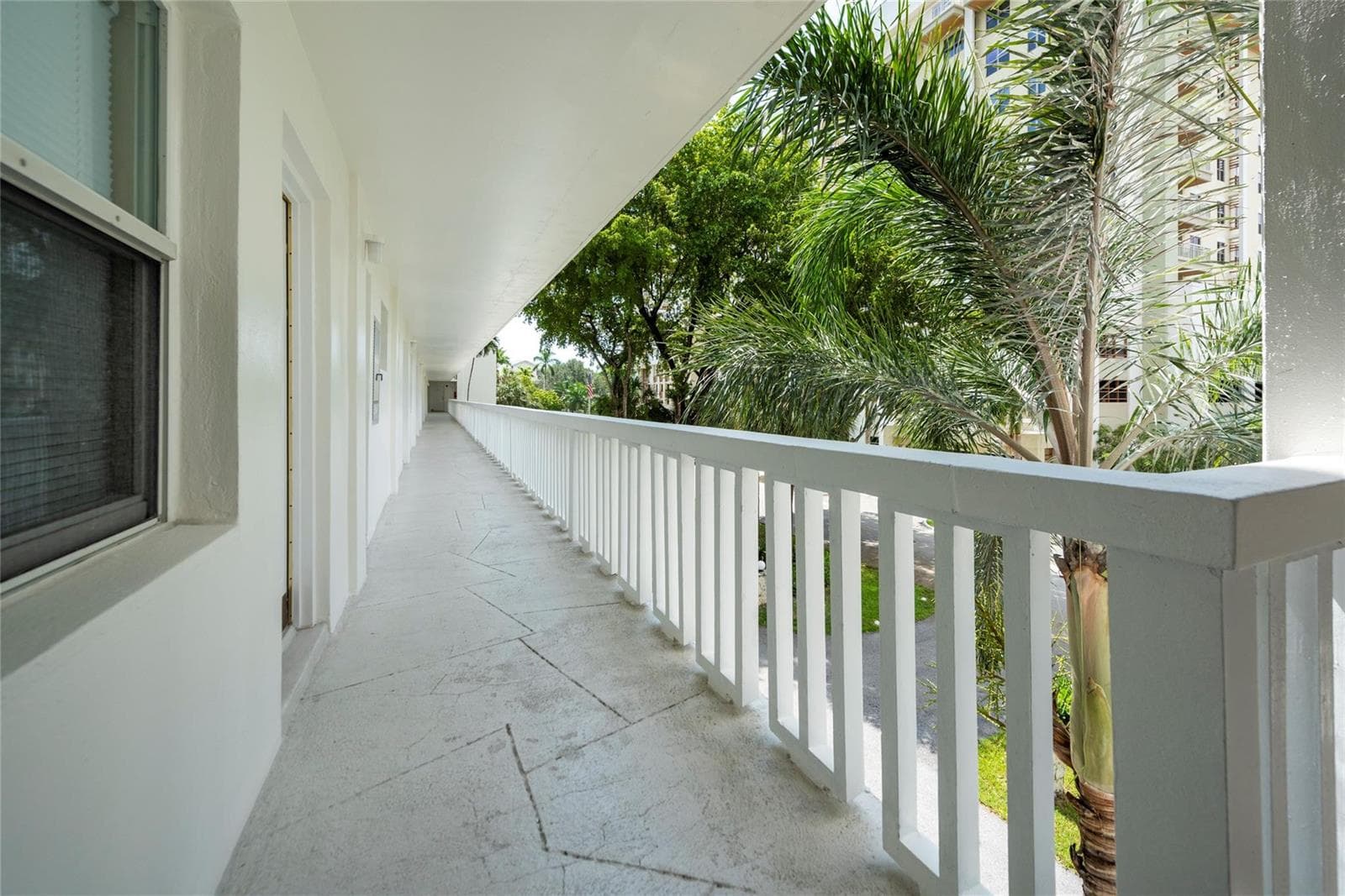 2555 NE 11th Street # 302, Fort Lauderdale FL 33304 photo 3