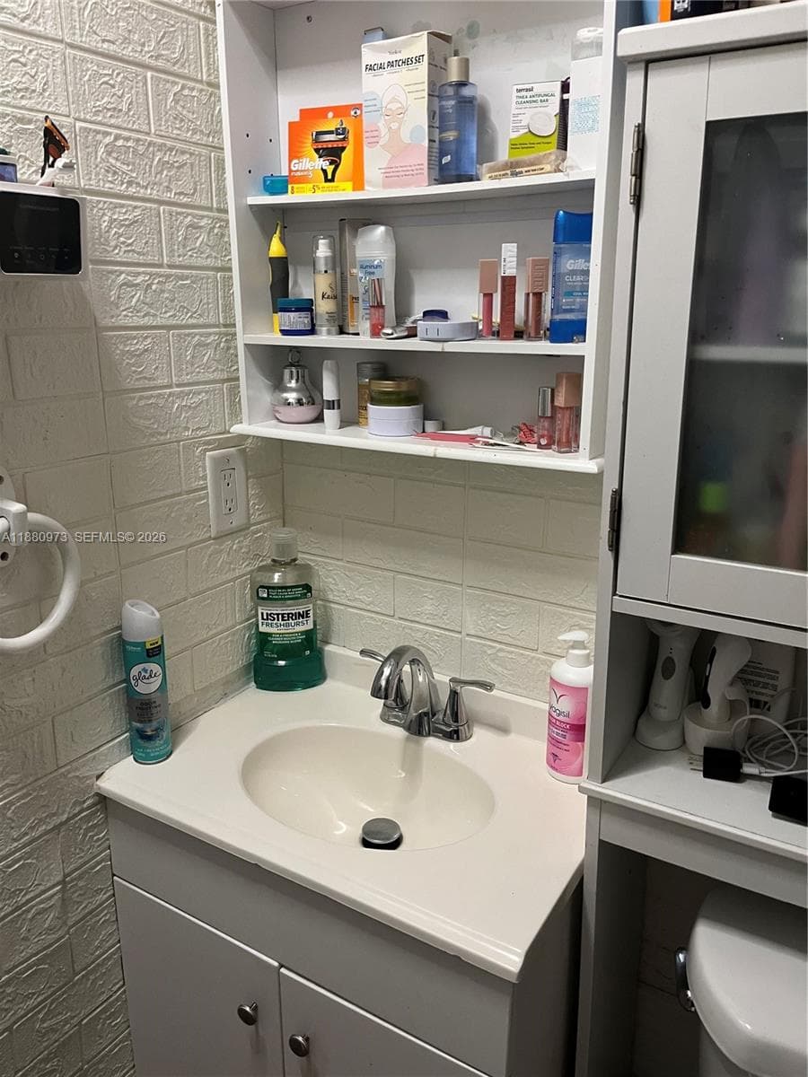 7130 NW 21st Ct, Miami FL 33147 photo 5