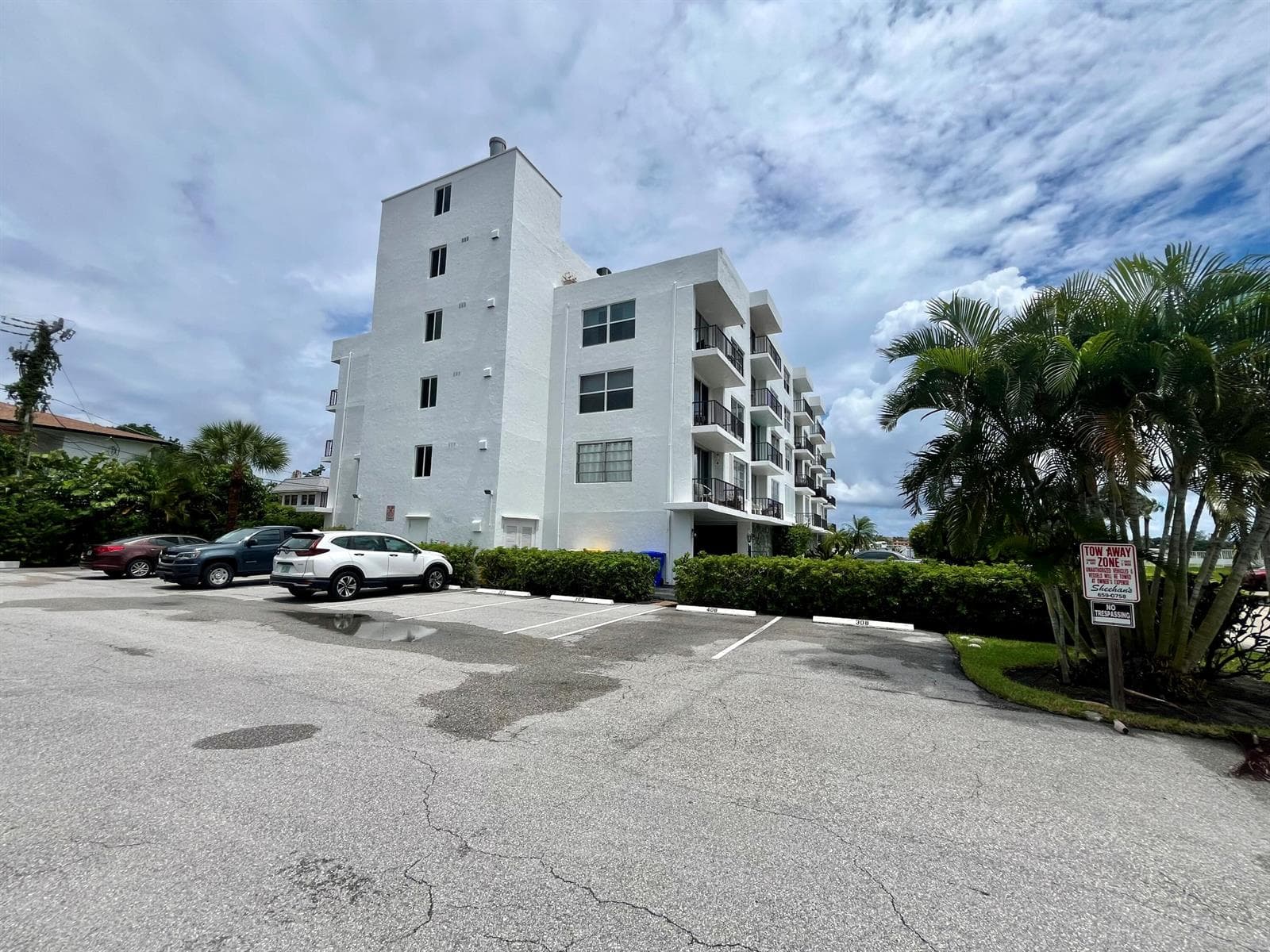 301 Croton Avenue # 305, Lantana FL 33462 photo 3