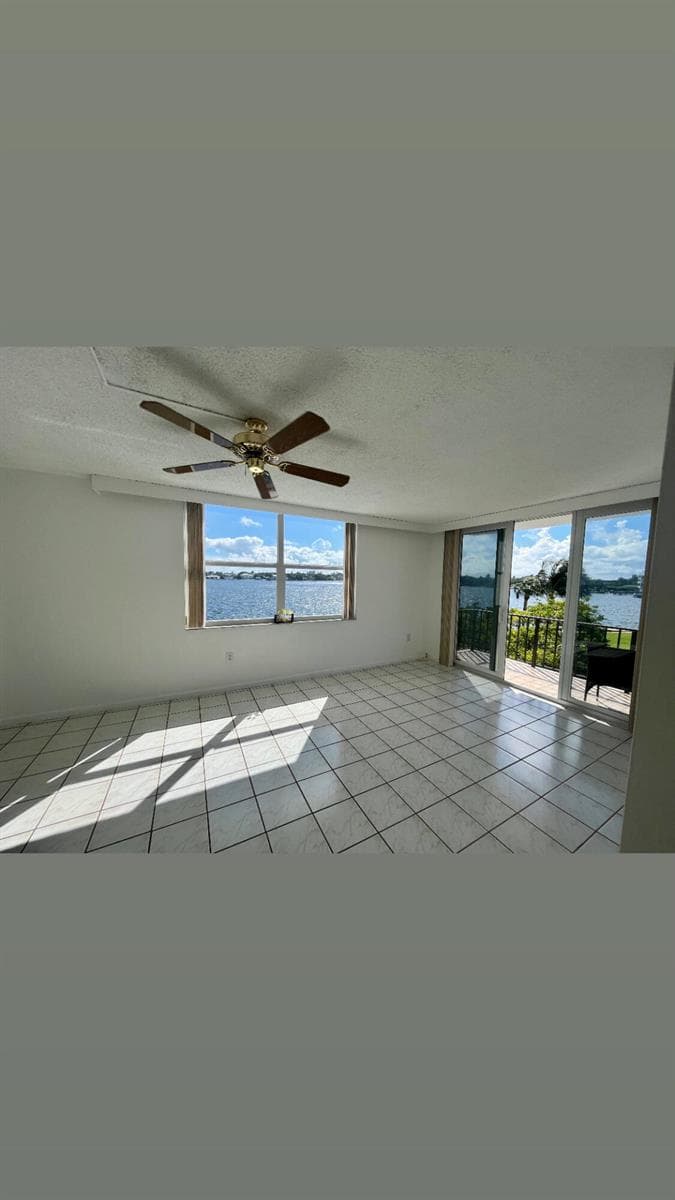 301 Croton Avenue # 305, Lantana FL 33462 photo 5