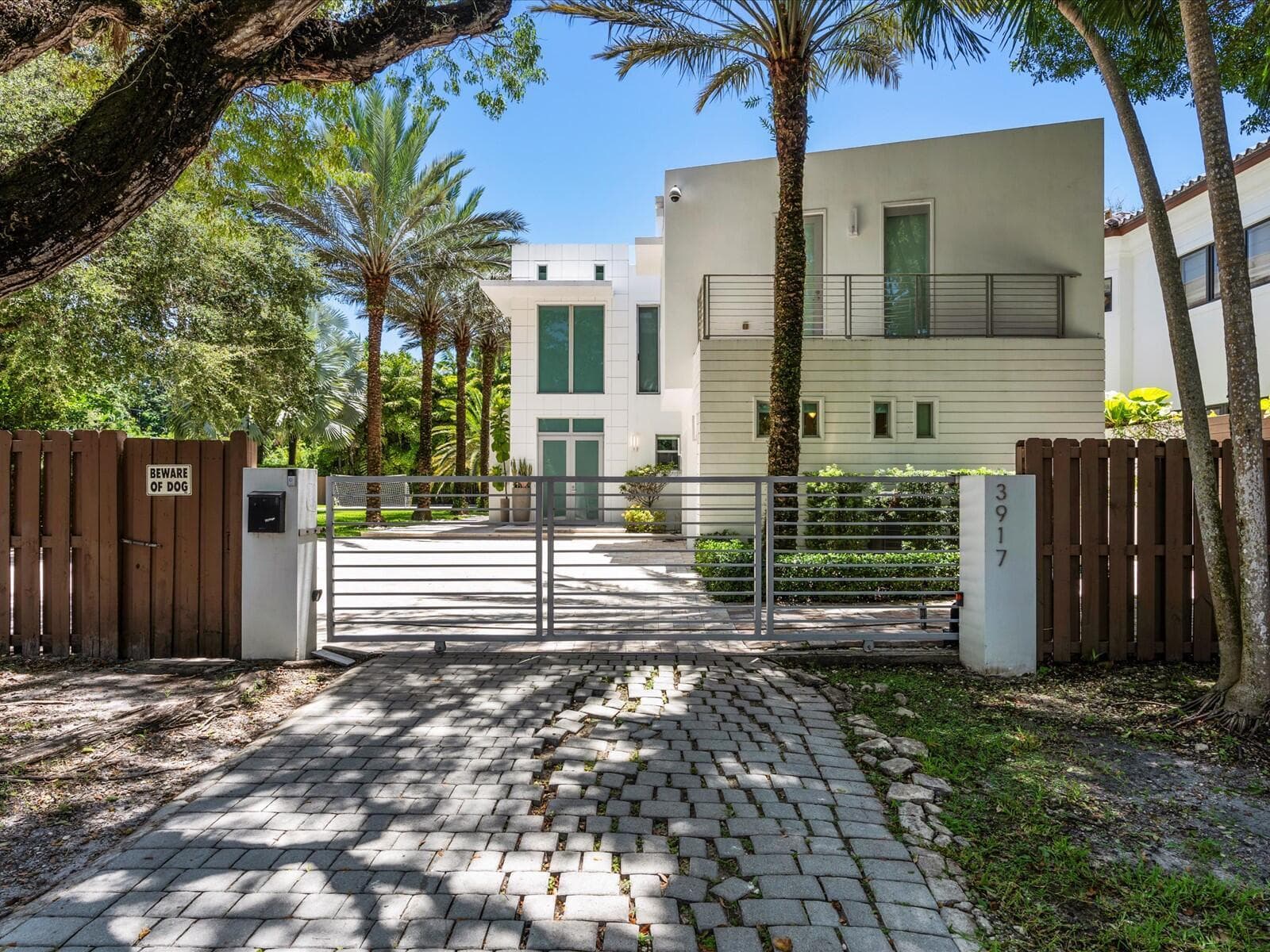 3917 SW 42nd Avenue, Miami FL 33146 photo 3