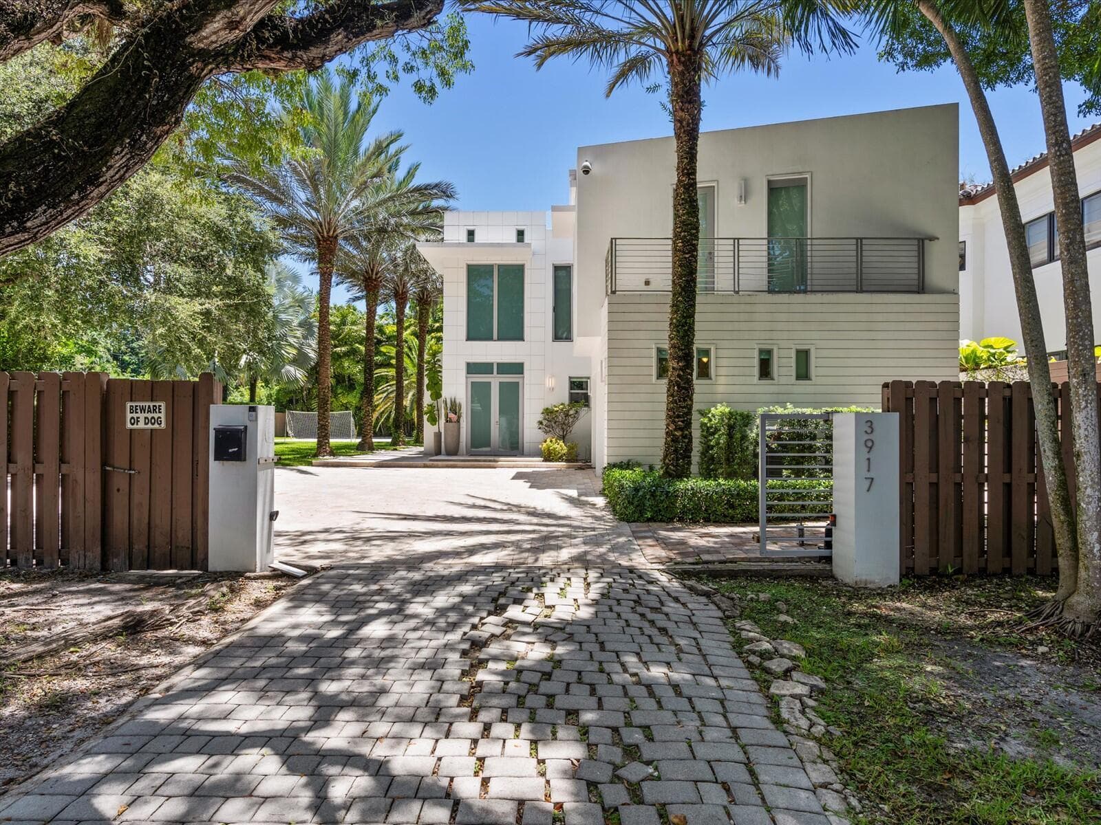 3917 SW 42nd Avenue, Miami FL 33146 photo 4