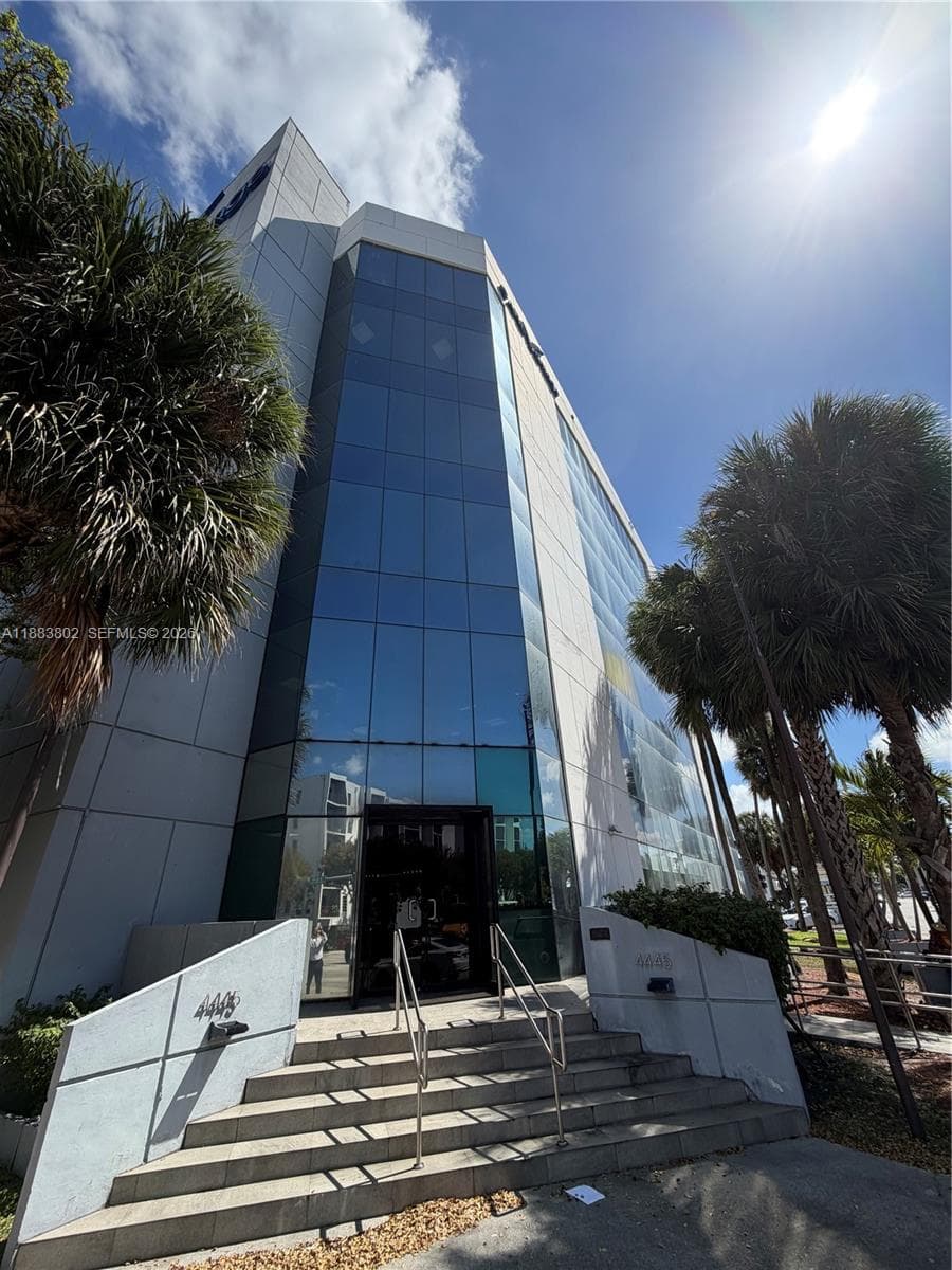 4445 W 16th Ave # 605, Hialeah FL 33012