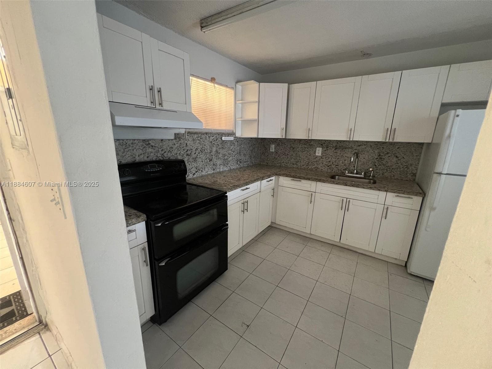 887 W 29th St # 1, Hialeah, FL 33012 photo 3