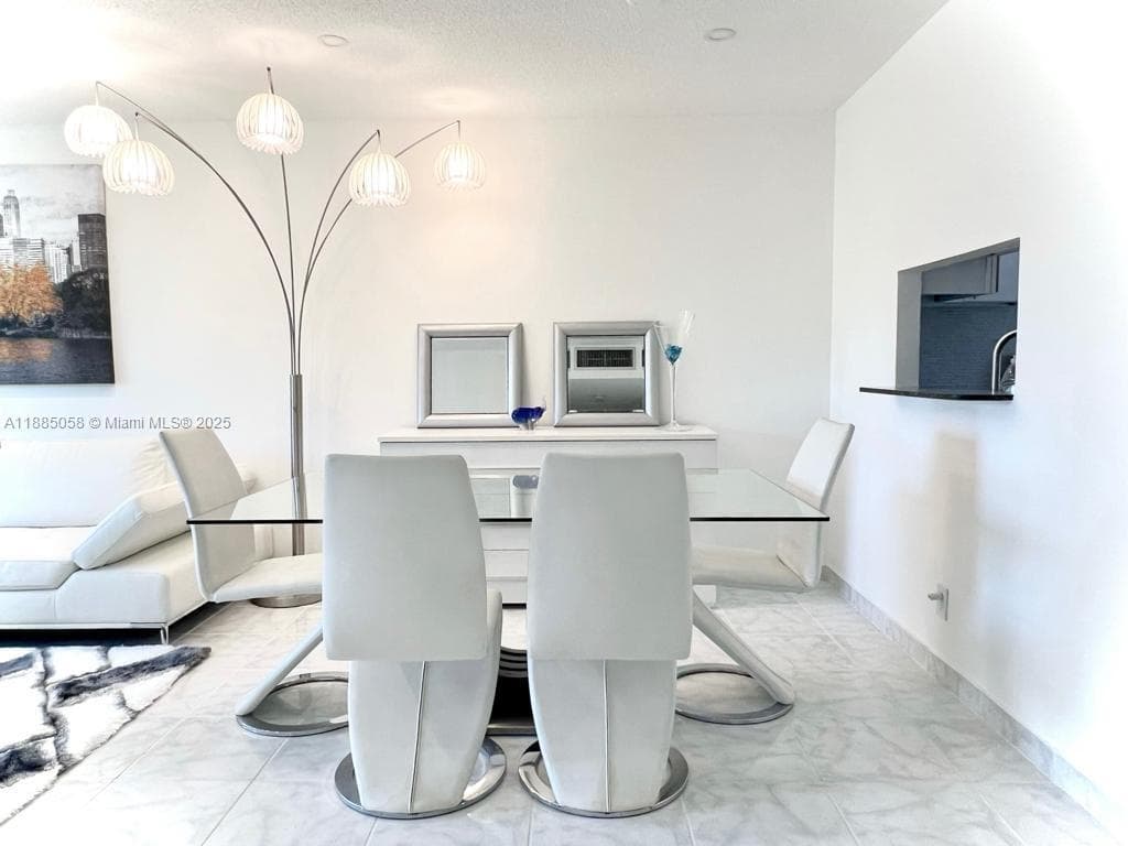 5051 W Oakland Park Blvd # 204, Lauderdale Lakes FL 33313 photo 4