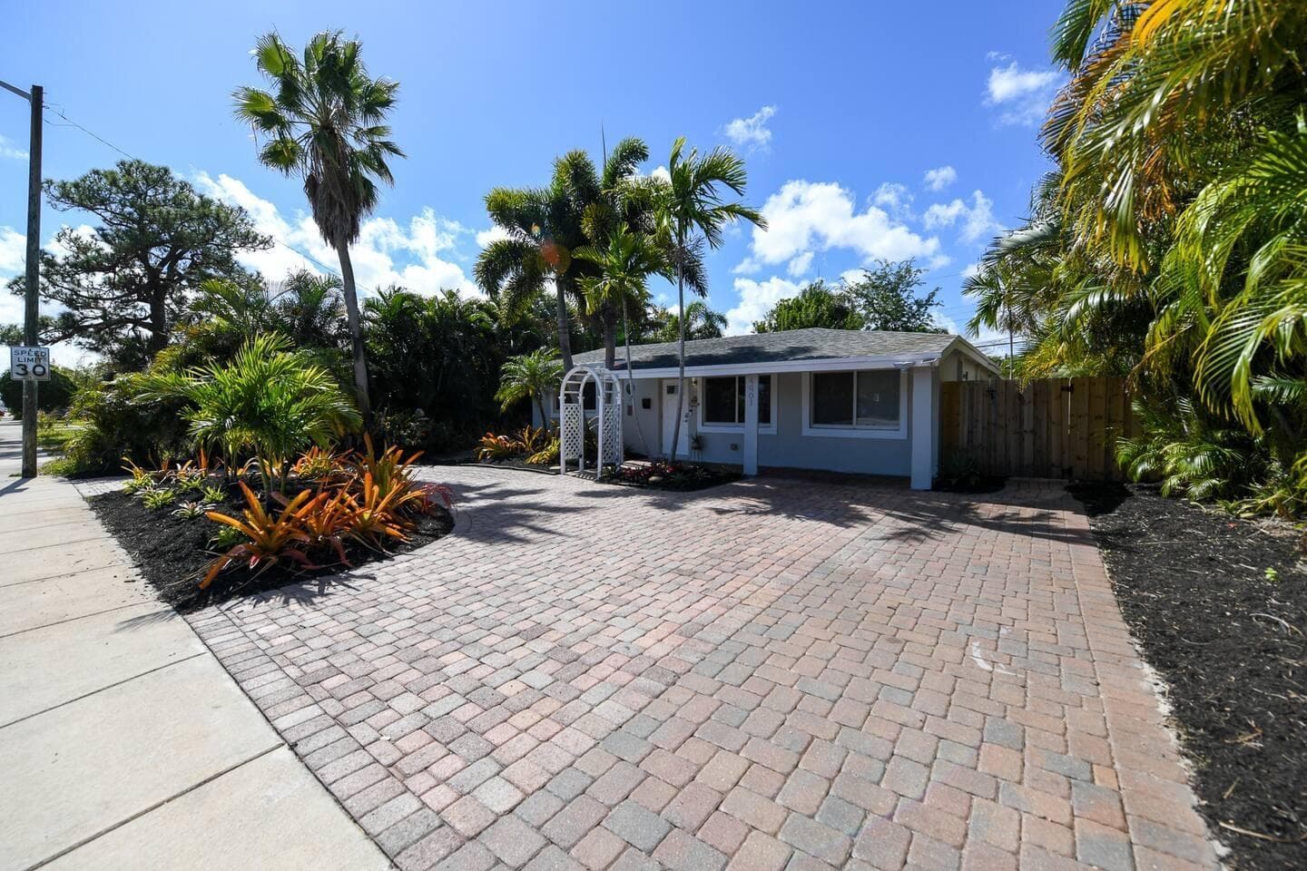 4901 NE 6th Avenue, Fort Lauderdale FL 33334 photo 2