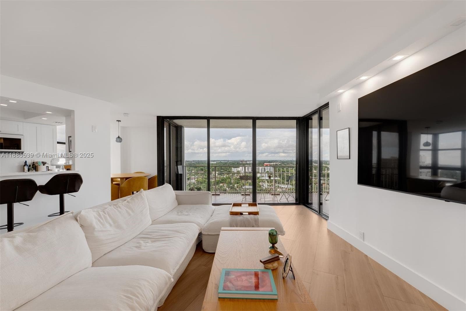 4000 Towerside Ter # 2211, Miami FL 33138 photo 3