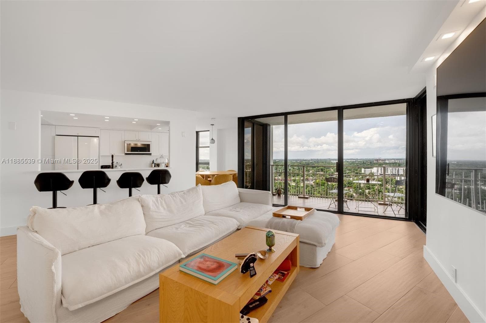 4000 Towerside Ter # 2211, Miami FL 33138 photo 4