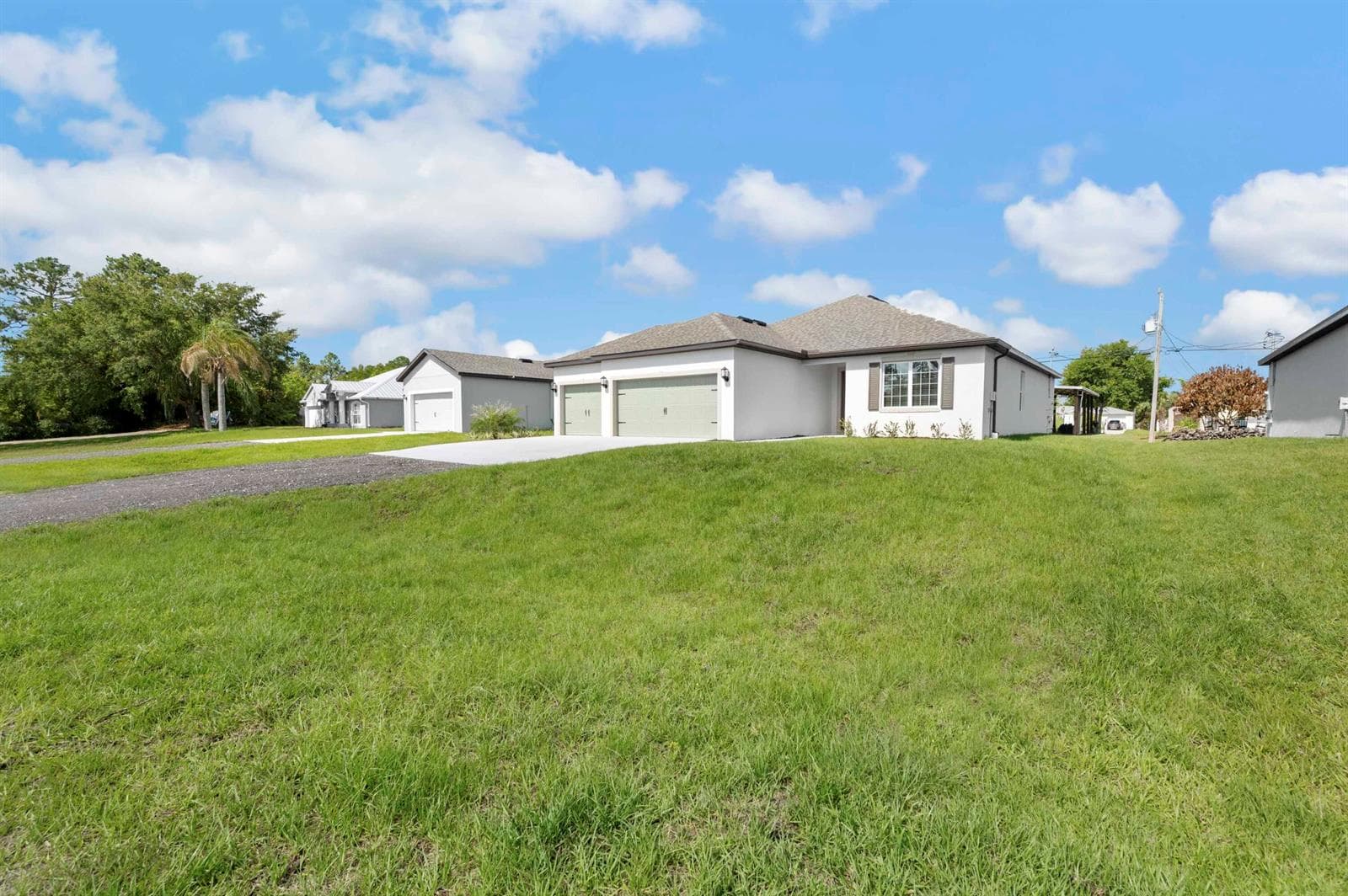 2583 SW Chestnut Lane, Port St. Lucie FL 34953 photo 3