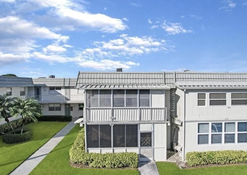 223 Flanders, Delray Beach FL 33484 photo 2