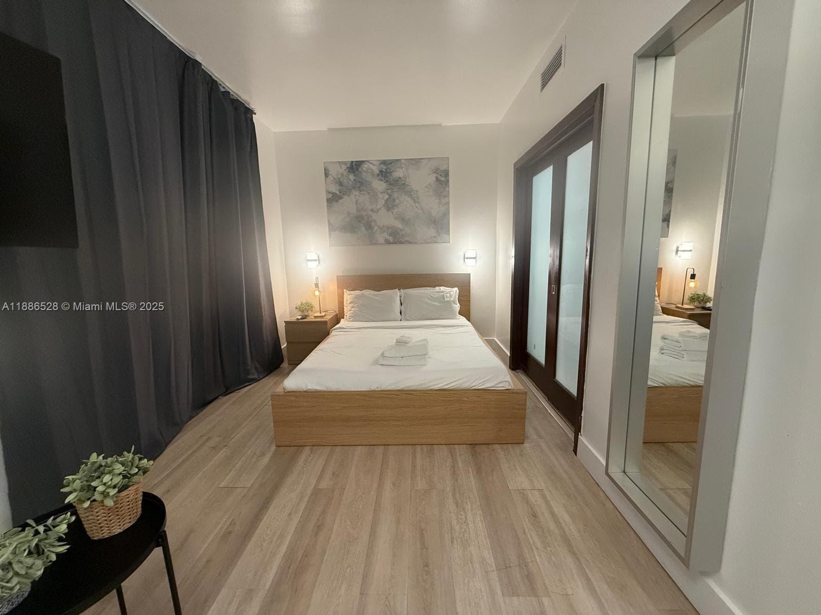 1036 Ocean Dr # B303, Miami Beach FL 33139