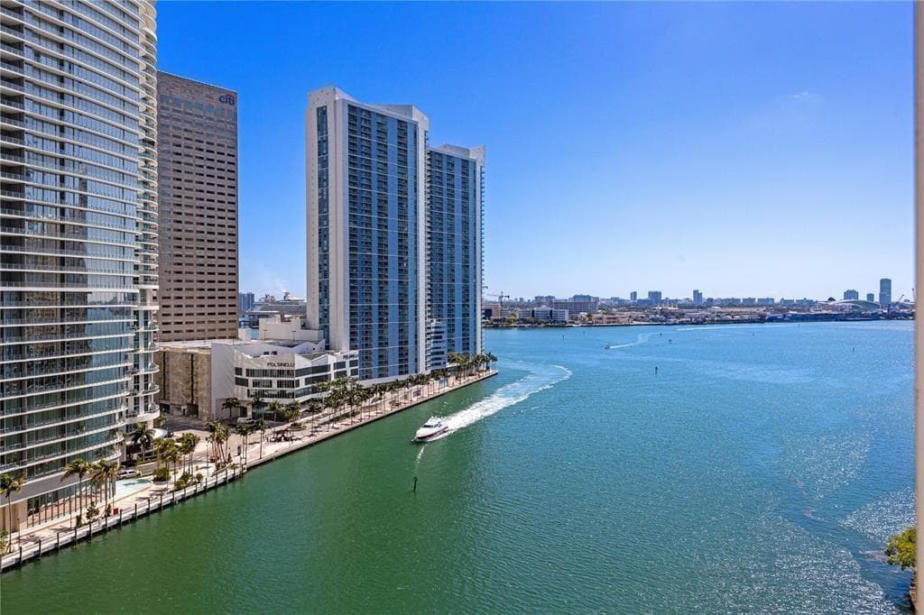 465 Brickell Avenue # 2706, Miami FL 33131 photo 2