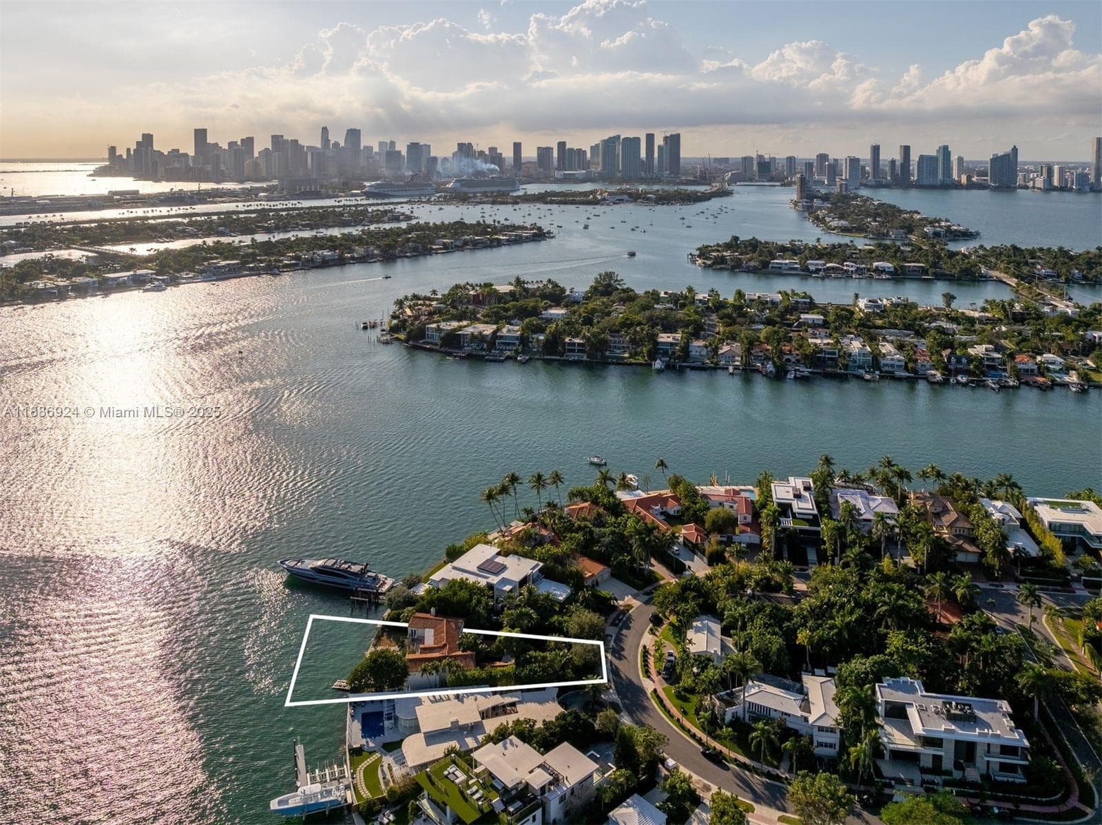 11 E Rivo Alto Dr, Miami Beach FL 33139 photo 2