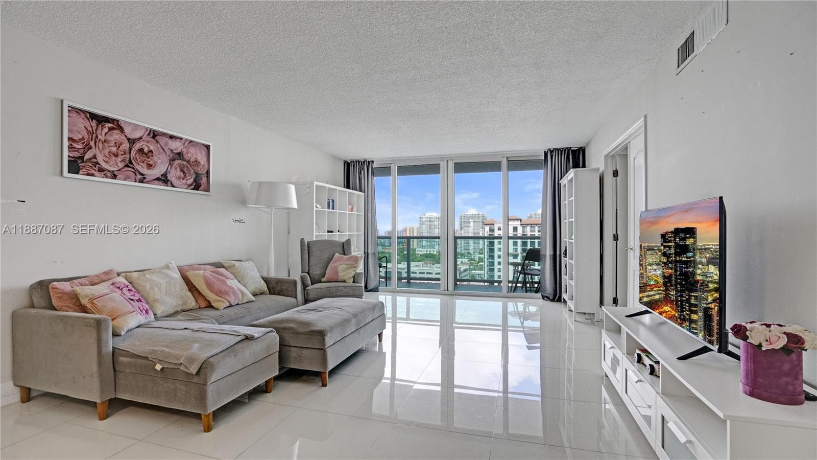 100 Bayview Dr # 1931, Sunny Isles Beach FL 33160 photo 2