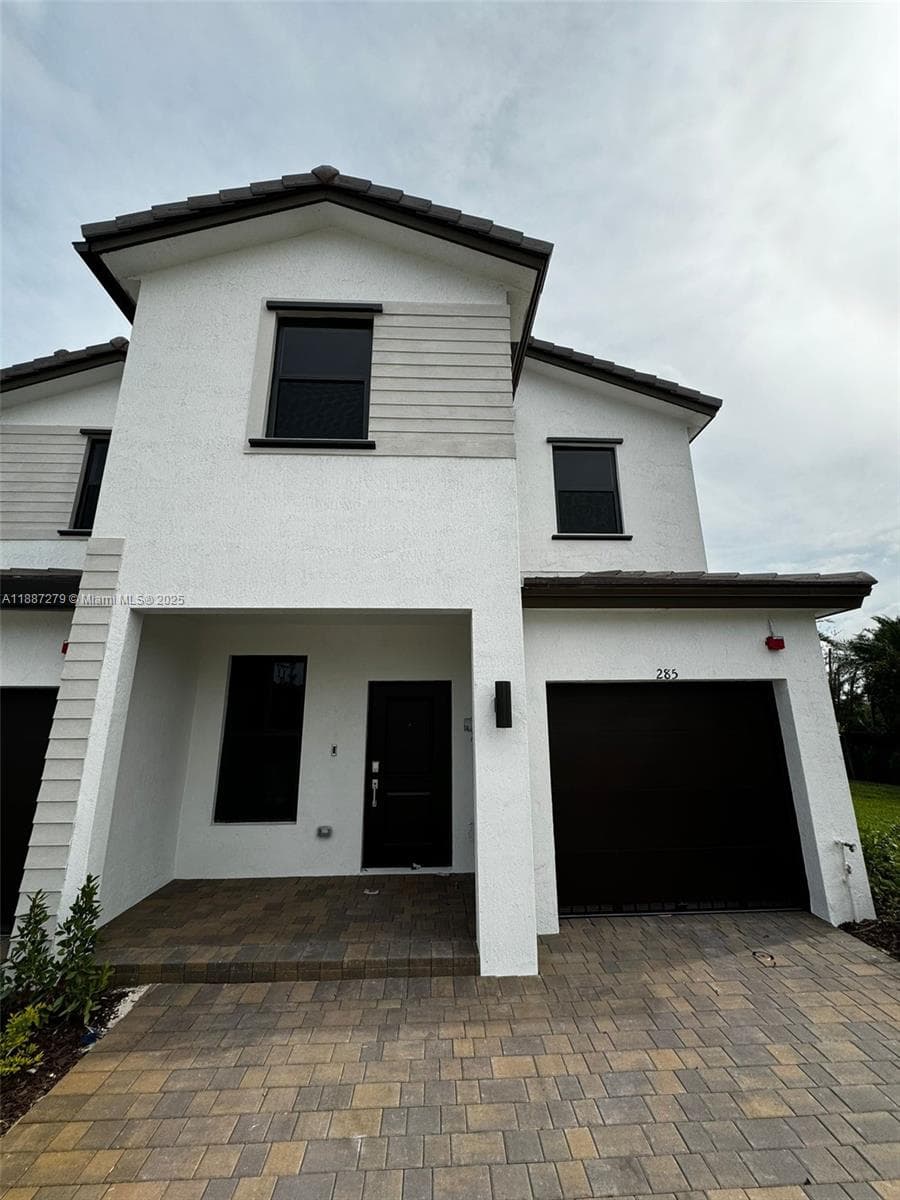 285 SW 159th Ln, Pembroke Pines FL 33027 photo 3