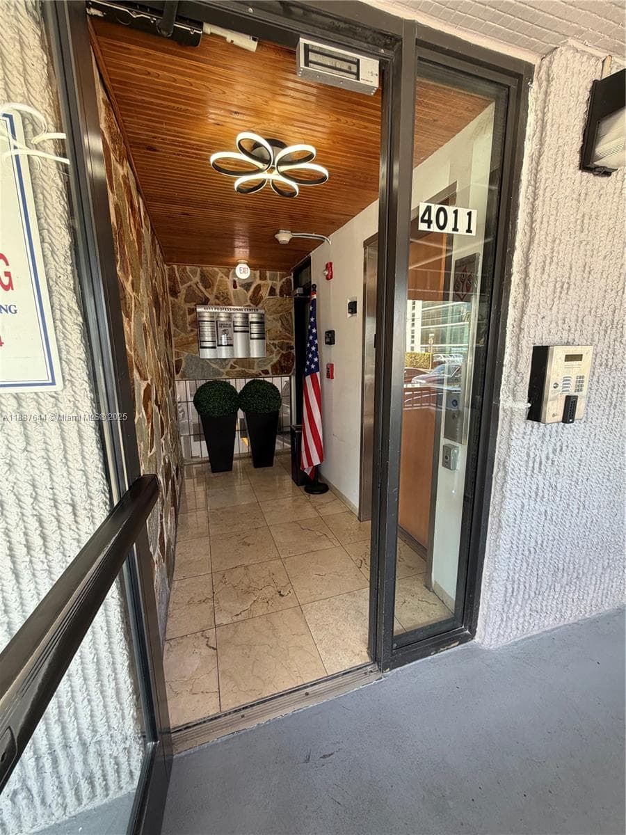 4011 W Flagler St # 404, Miami FL 33134 photo 2