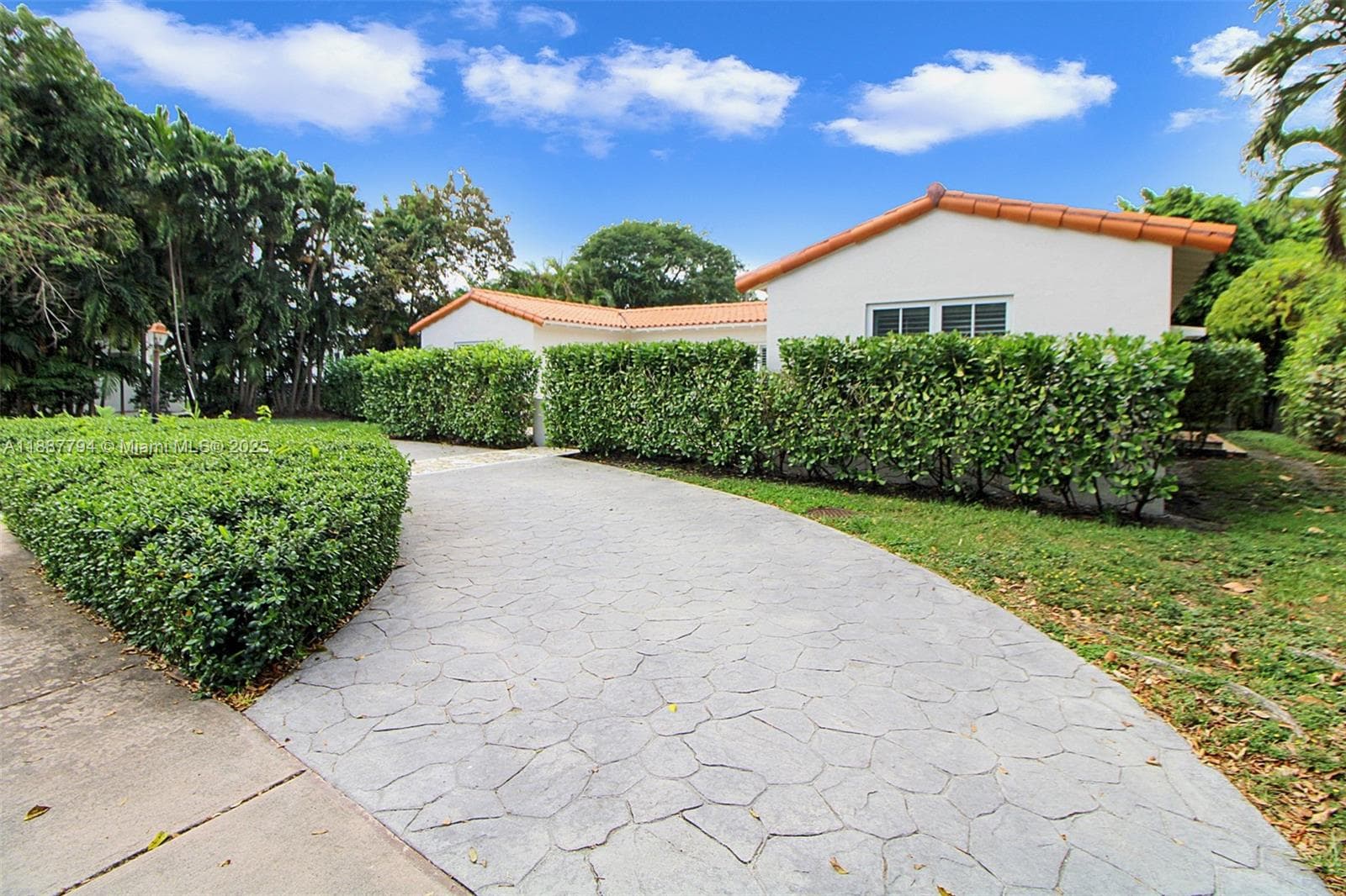 1110 Wallace St, Coral Gables FL 33134 photo 2