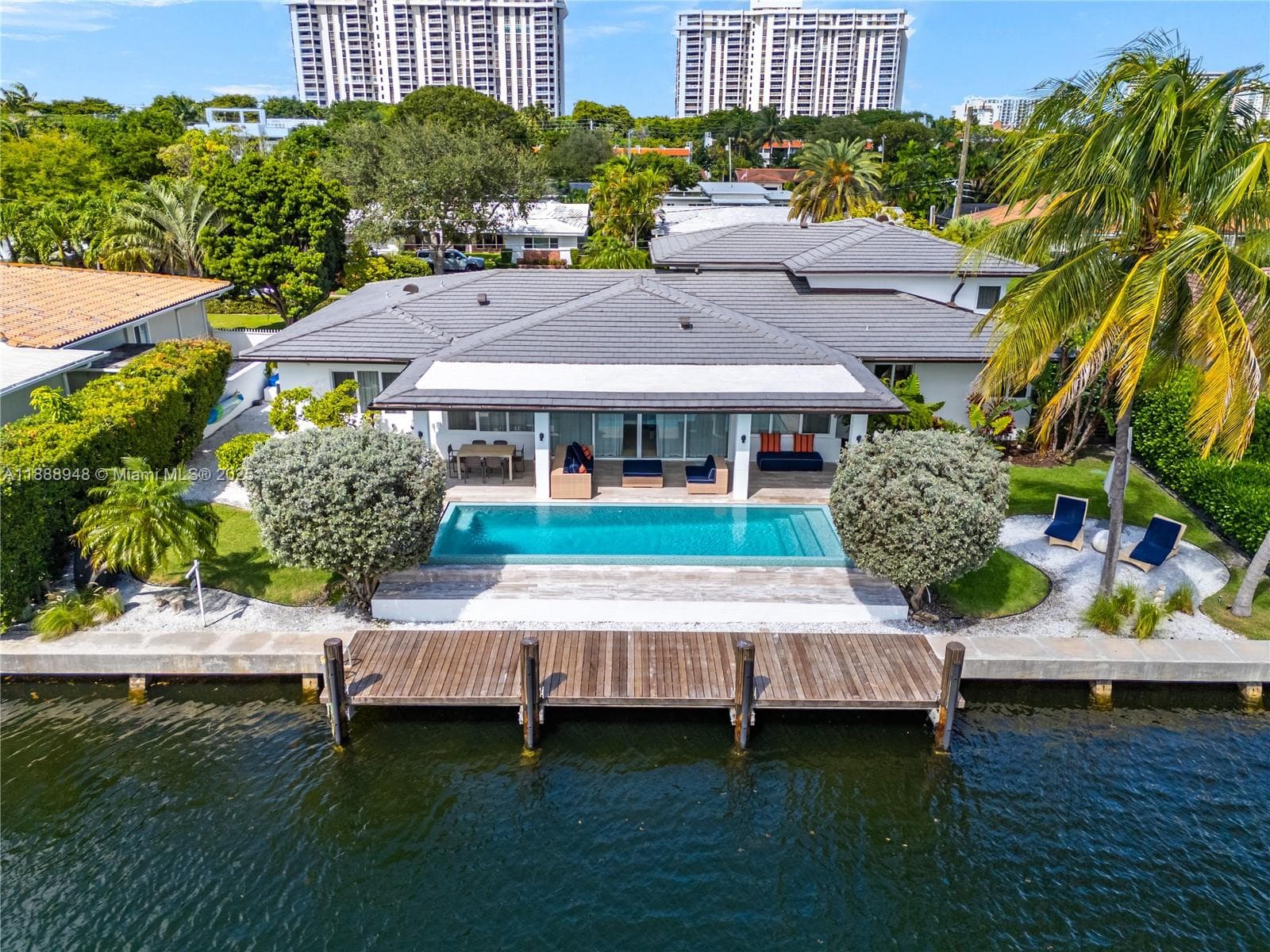1370 NE 103rd St, Miami Shores FL 33138