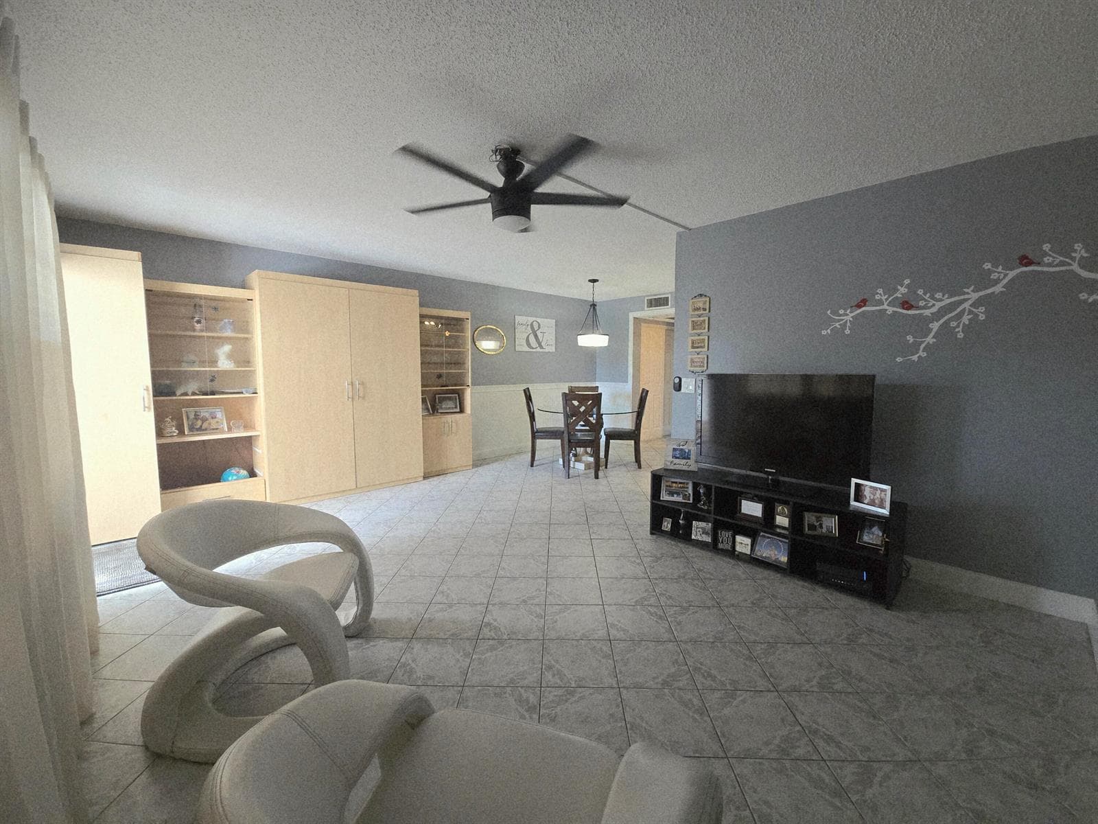 2010 Westbury F # 2010, Deerfield Beach FL 33442 photo 3