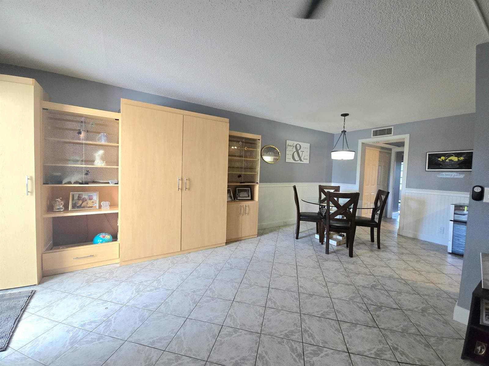 2010 Westbury F # 2010, Deerfield Beach FL 33442 photo 4