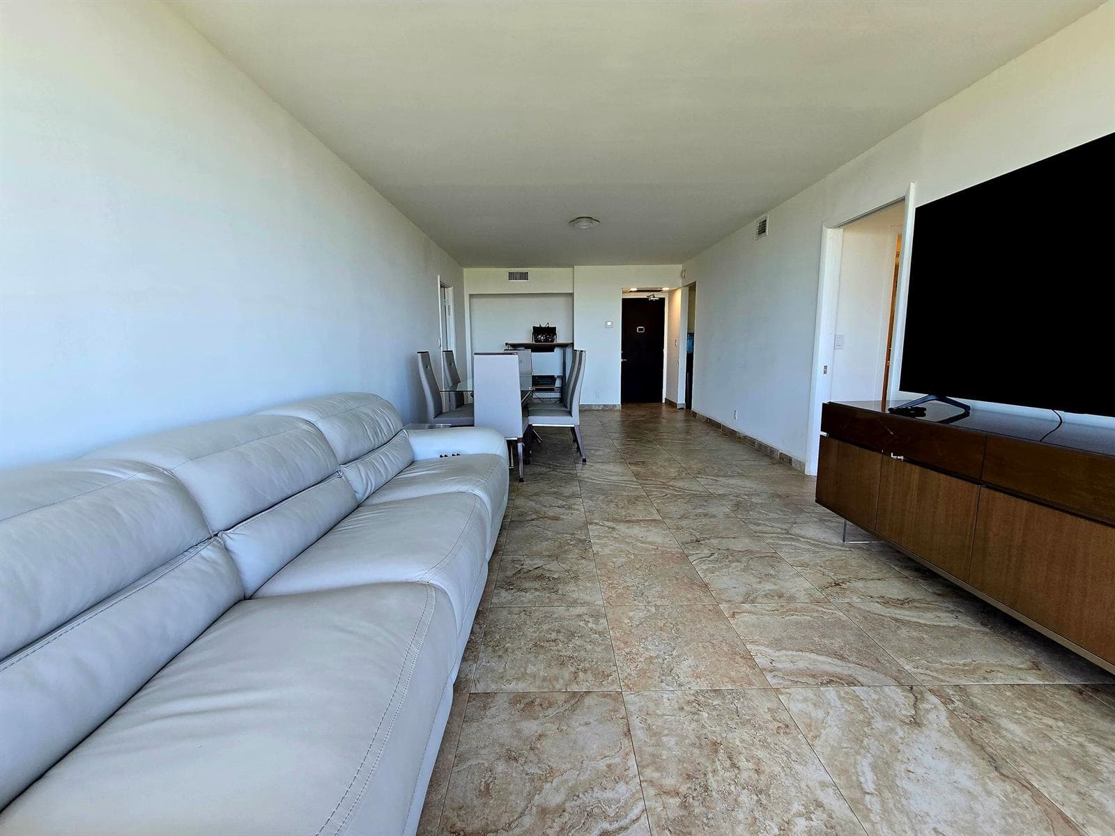 20335 W Country Club Drive # 2208, Aventura FL 33180 photo 2