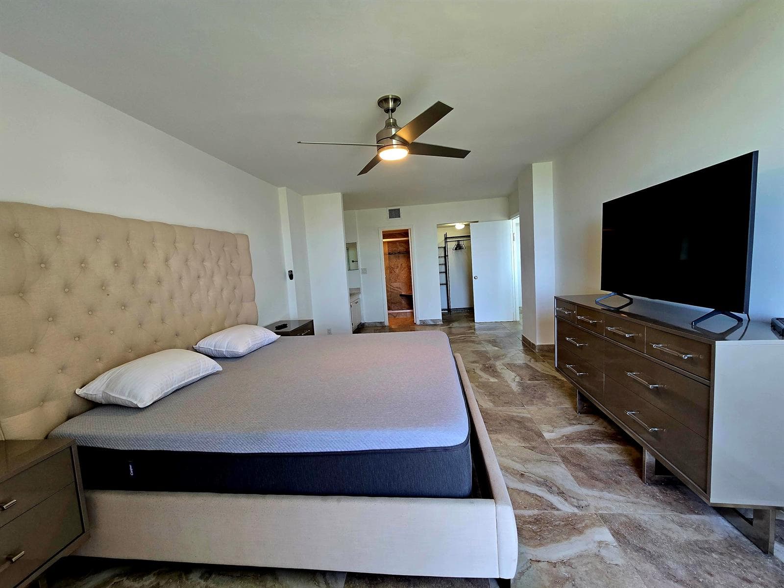 20335 W Country Club Drive # 2208, Aventura FL 33180 photo 4