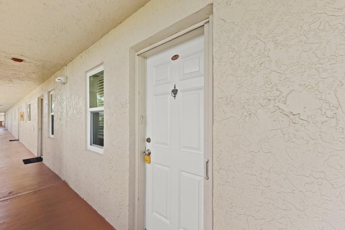 2106 S Cypress Bend Drive # 506, Pompano Beach FL 33069 photo 3