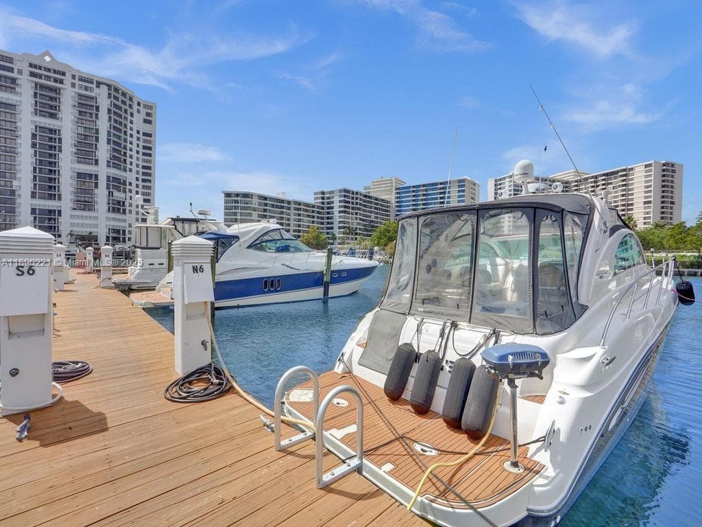 2667 S Parkview Dr, Hallandale Beach FL 33009 photo 5