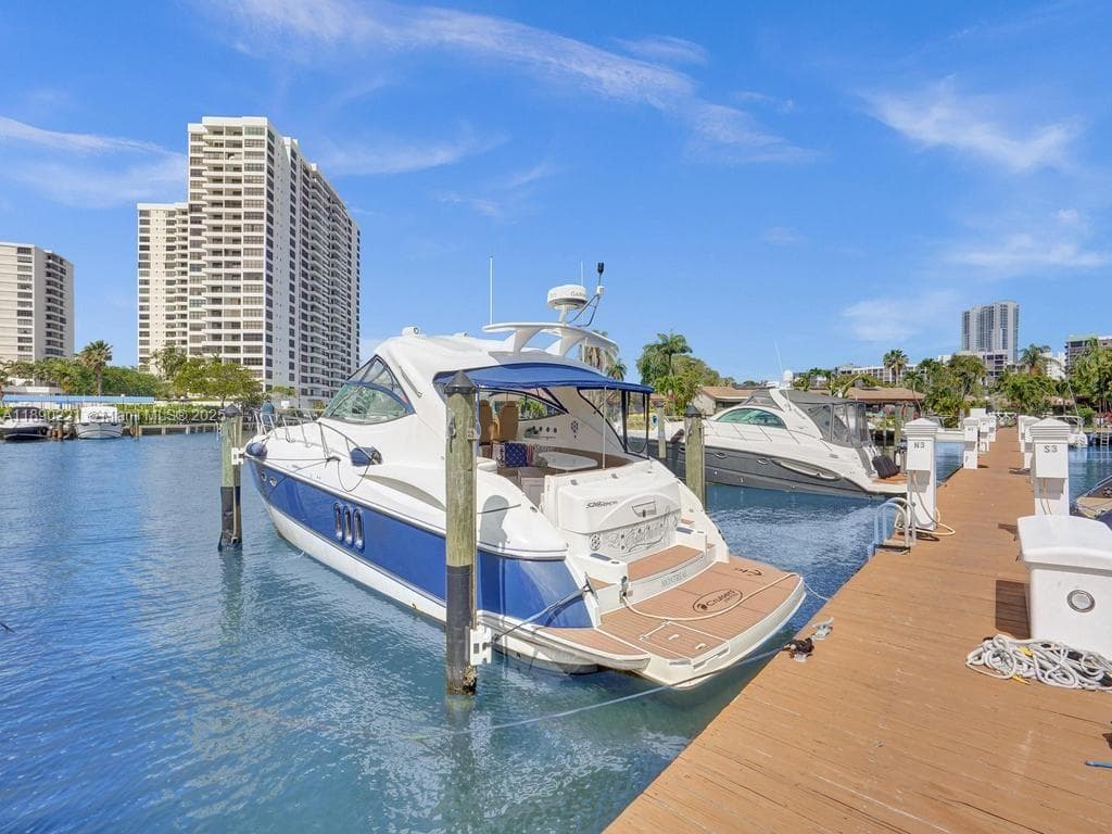 2667 S Parkview Dr, Hallandale Beach FL 33009 photo 4