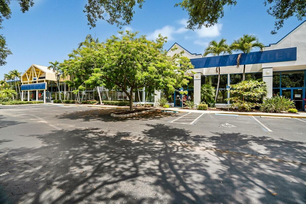 1605 W Oakland Park Boulevard, Oakland Park FL 33311 photo 3