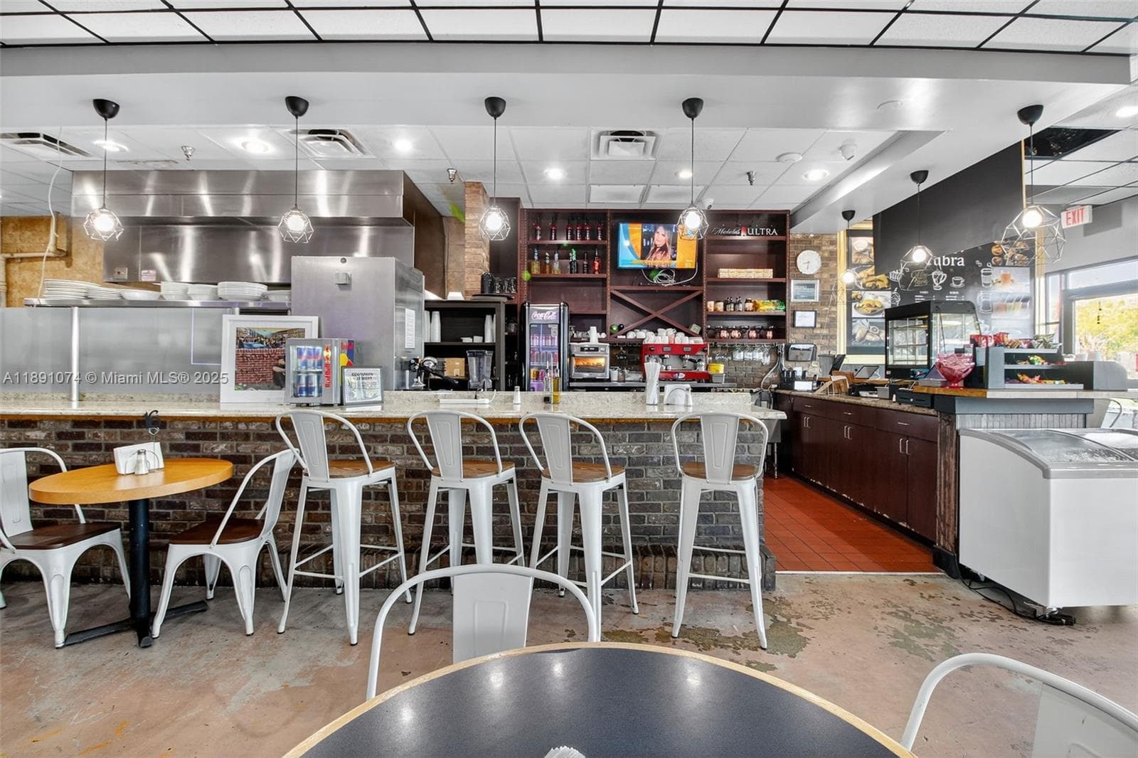 Restaurant and Bar For Sale in Coral Springs, Coral Springs FL 33071 photo 2