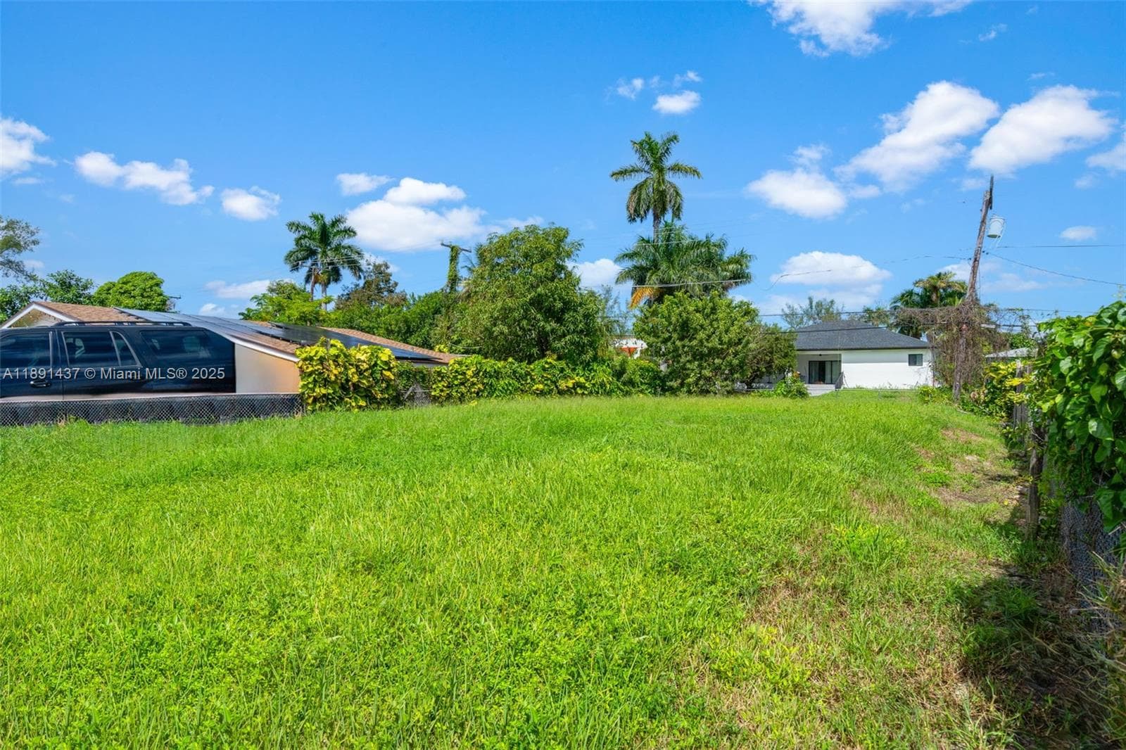 1453 NE 117th St, Miami FL 33161 photo 2