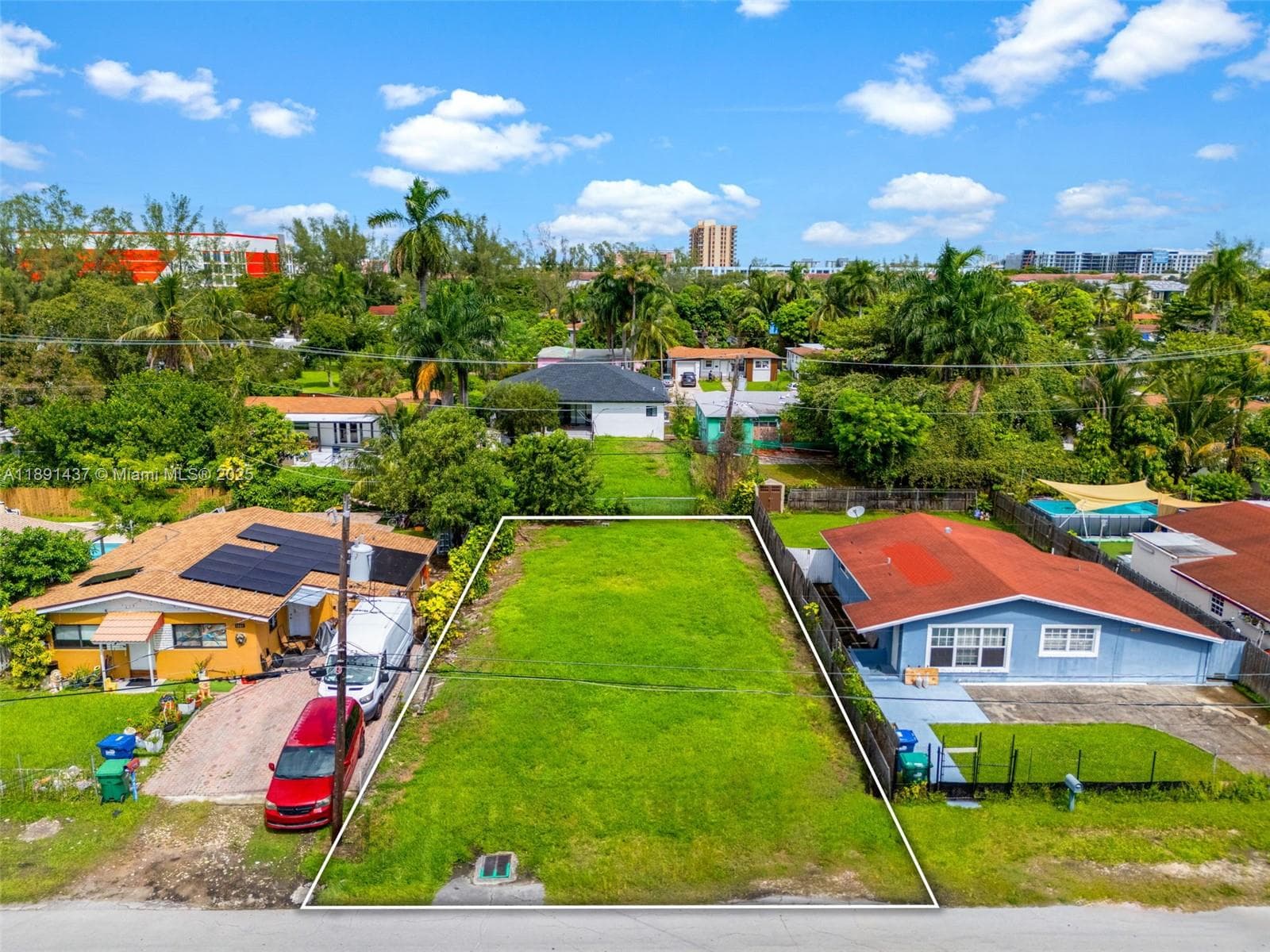 1453 NE 117th St, Miami FL 33161 photo 3