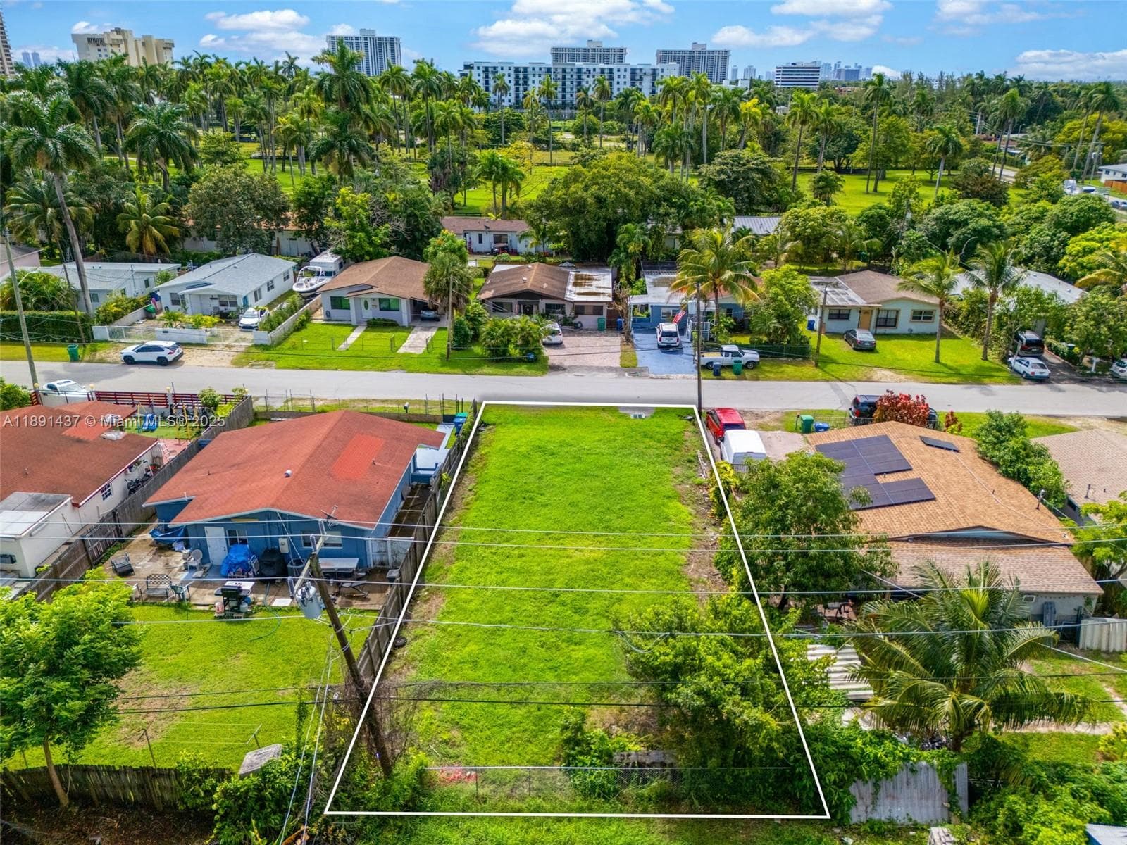 1453 NE 117th St, Miami FL 33161 photo 5