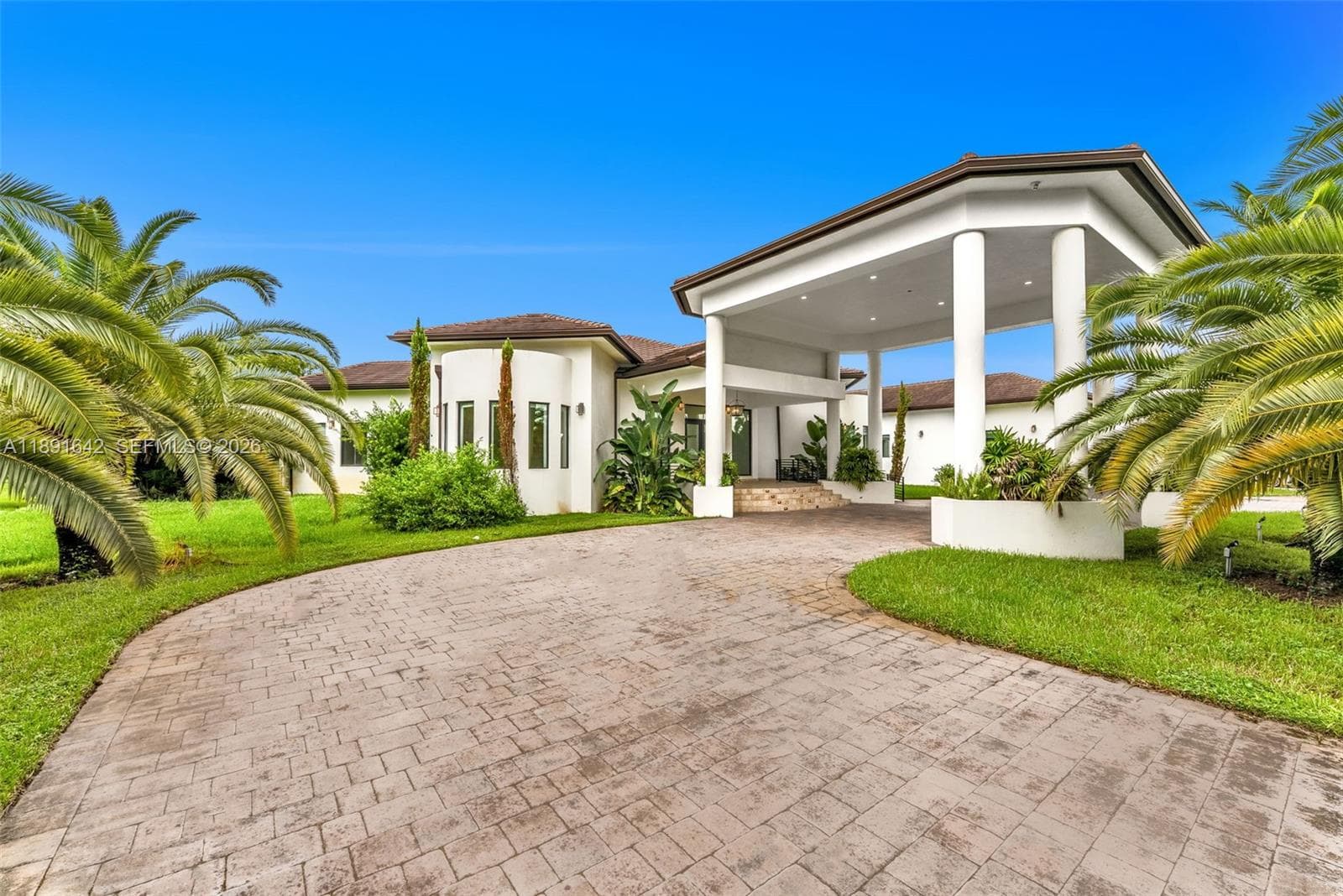 12175 SW 45th St, Miami FL 33175 photo 2
