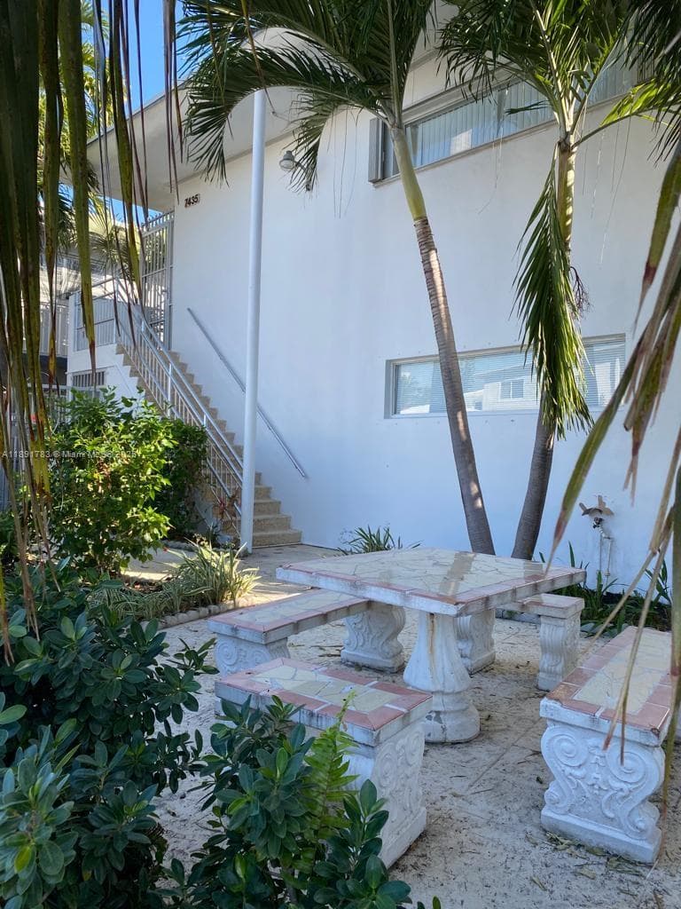 7435 Byron Ave, Miami Beach FL 33141 photo 2