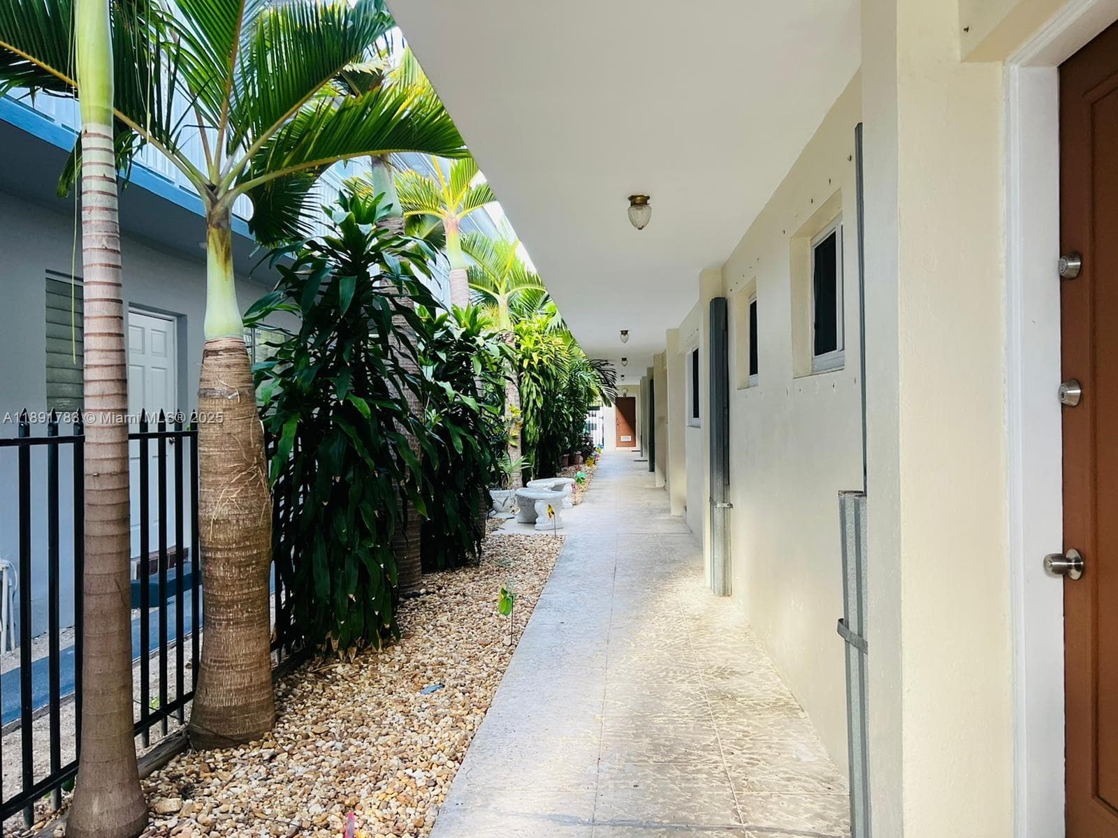 7435 Byron Ave, Miami Beach FL 33141 photo 3