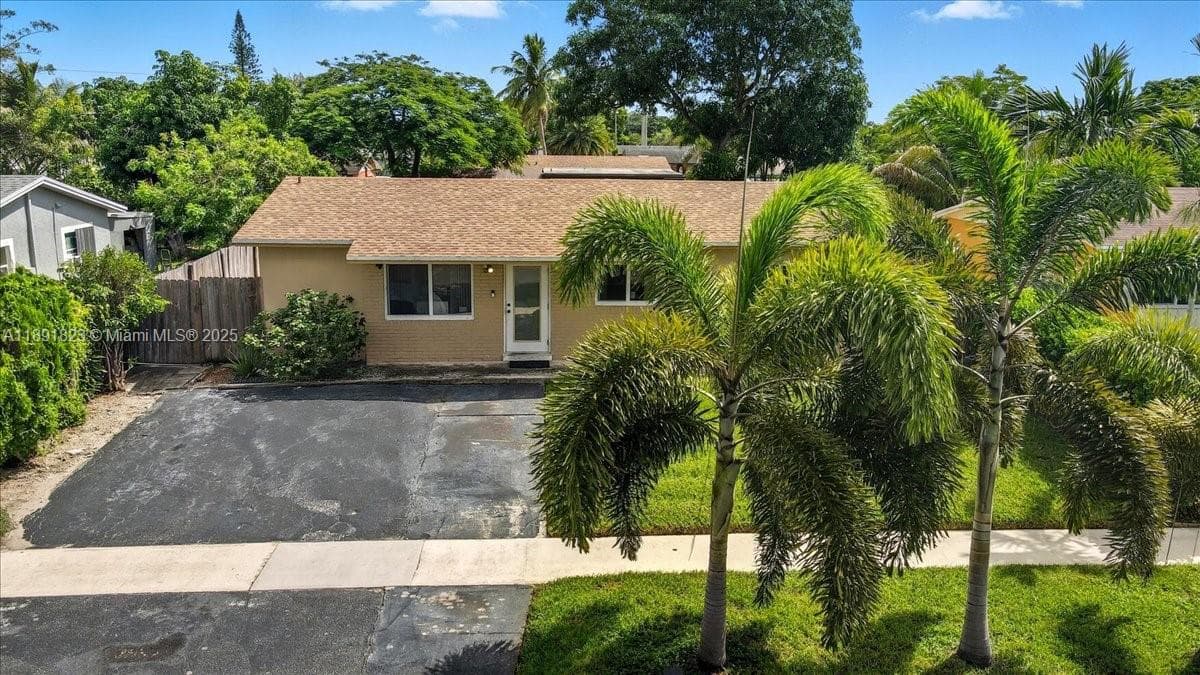 514 SW 72nd Ter, North Lauderdale FL 33068