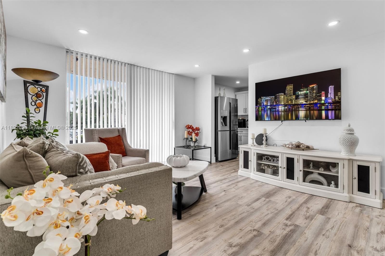 9310 Fontainebleau Blvd # 201, Miami FL 33172 photo 2