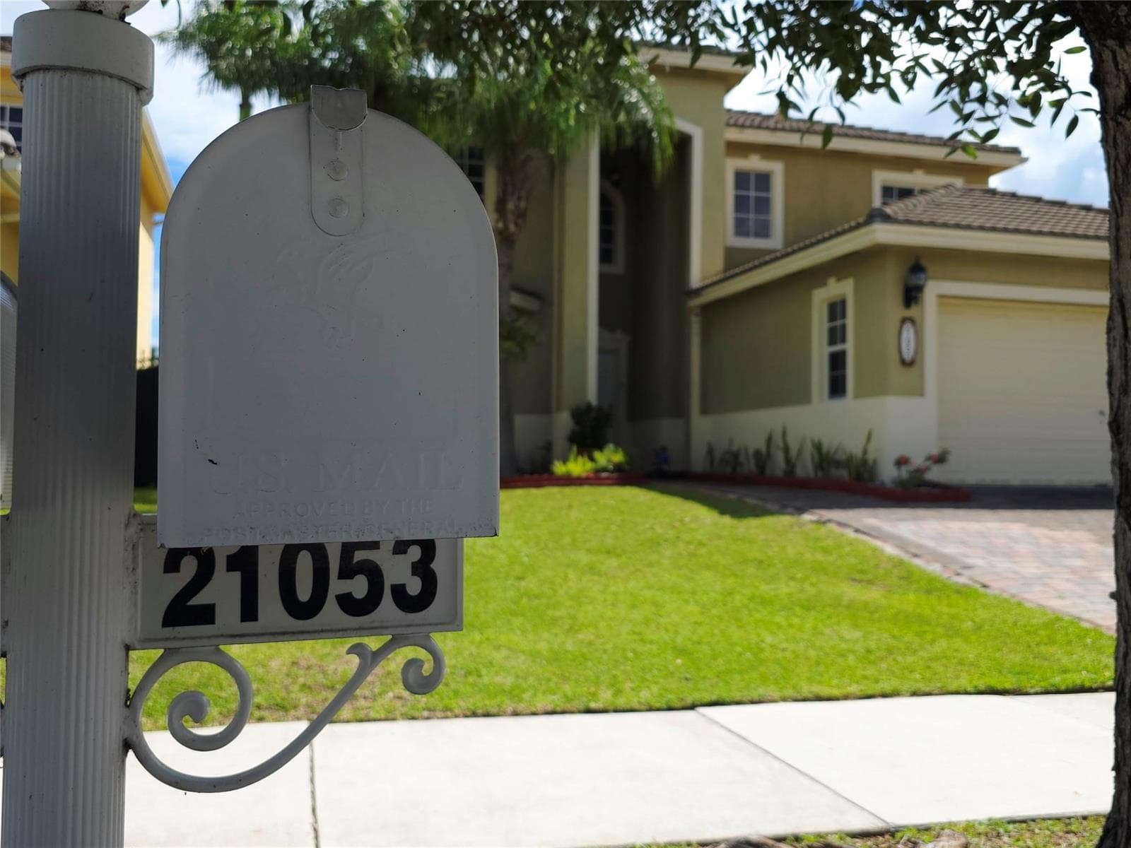 21053 SW 88th Place, Cutler Bay FL 33189 photo 2