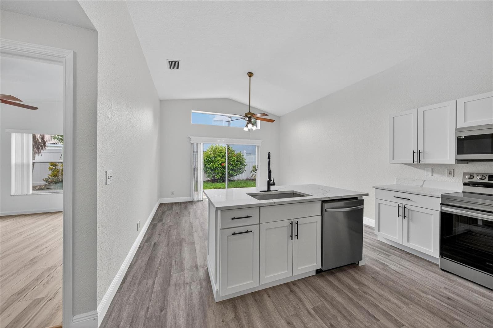 2424 SW 162nd Avenue, Miramar FL 33027 photo 5
