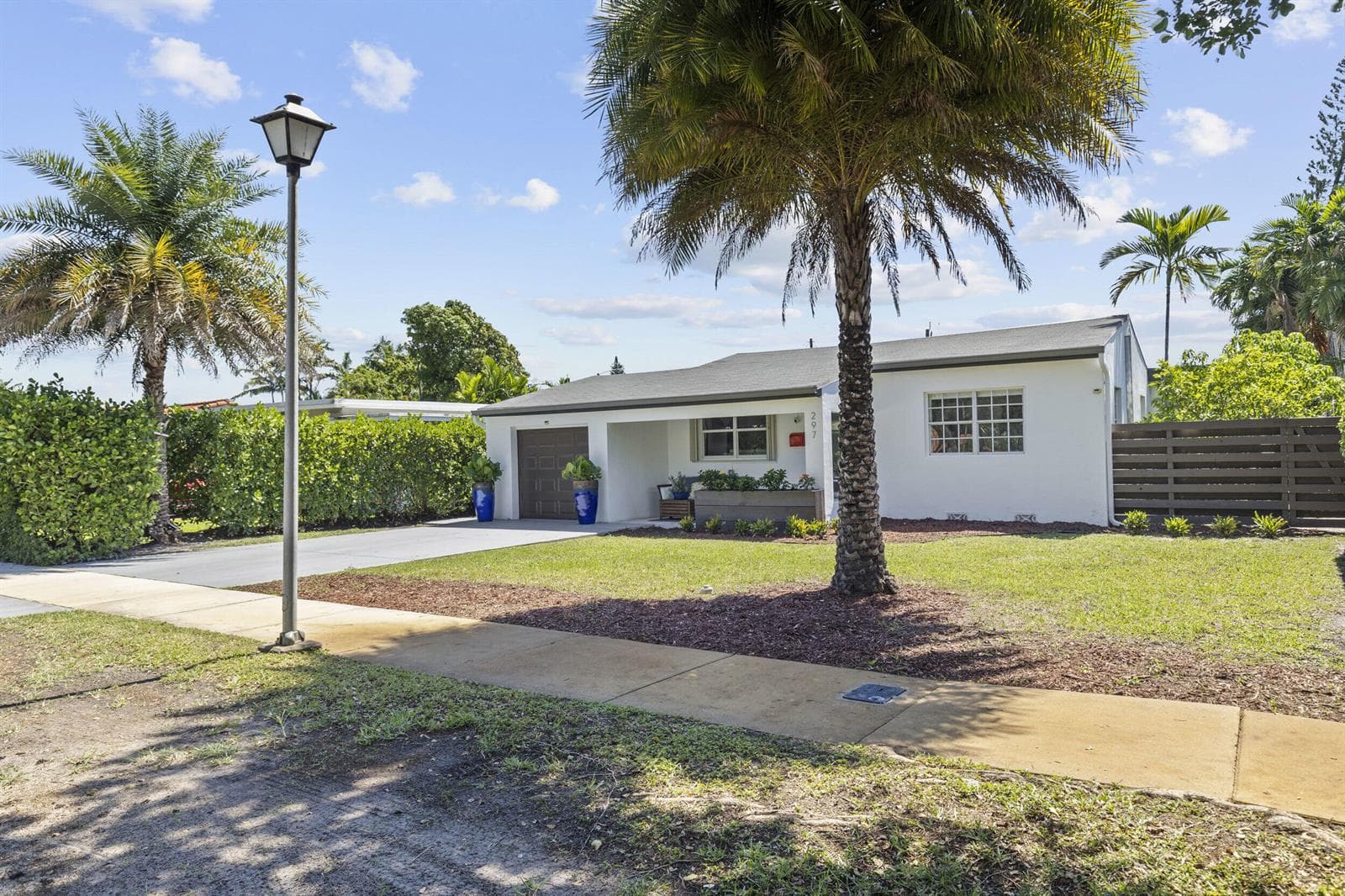 297 Minola Drive, Miami Springs FL 33166 photo 4