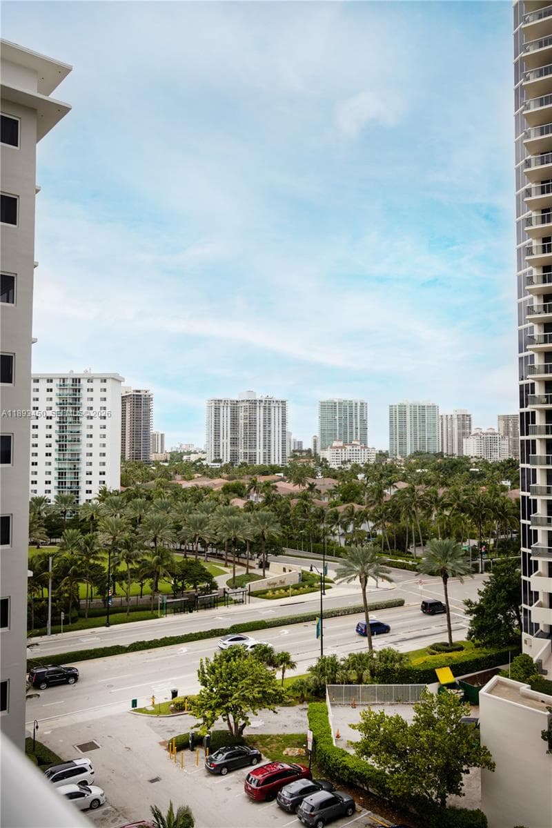 19201 Collins Ave # 720, Sunny Isles Beach FL 33160 photo 4
