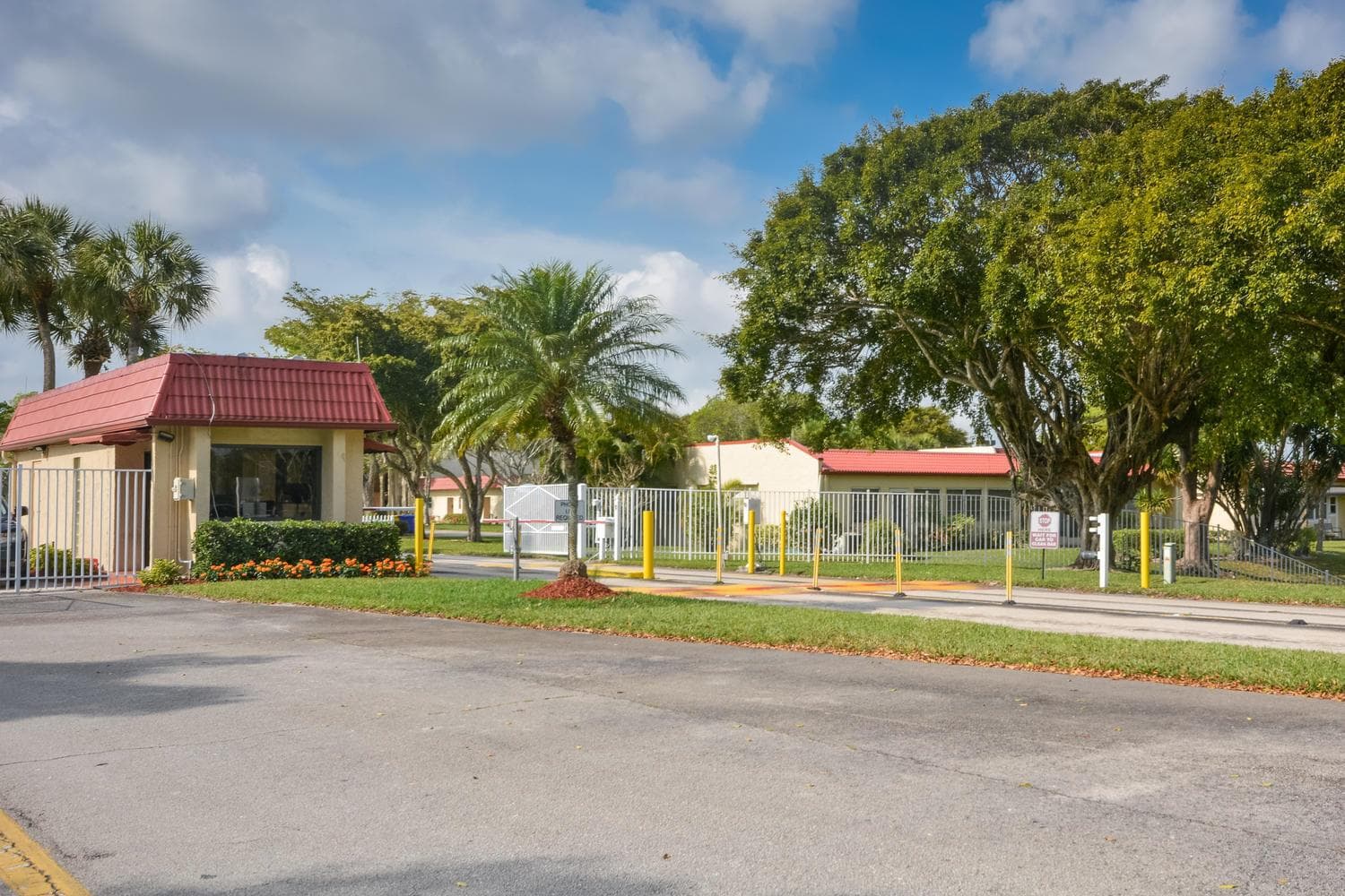 477 Lake Dora Drive, West Palm Beach FL 33411 photo 3