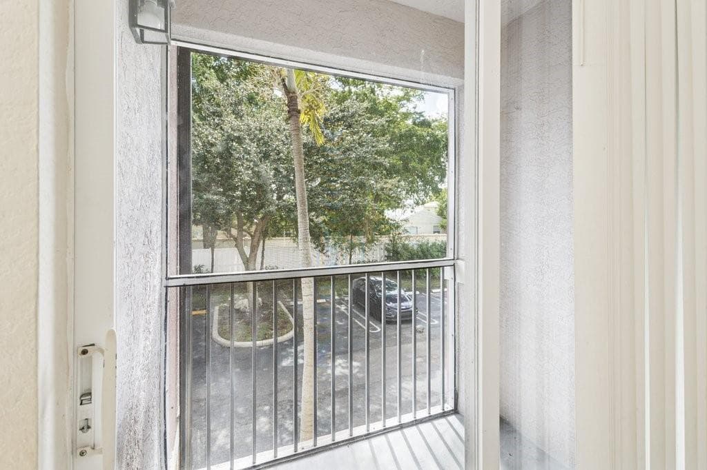 6384 W Sample Road W # 6384, Coral Springs FL 33067